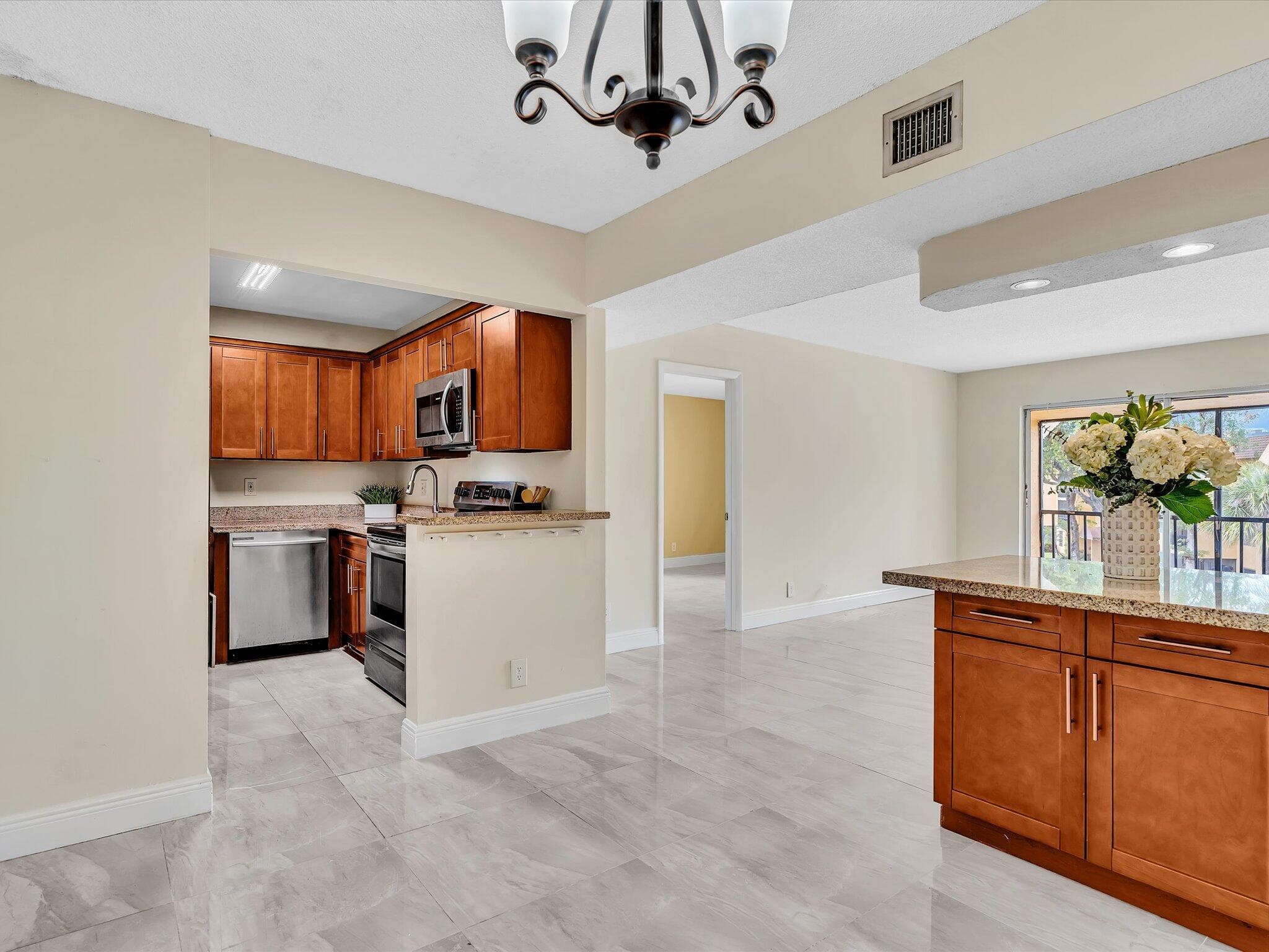 470 NW 20th Street 3020, Boca Raton, FL 33431 — photo 7 of 43