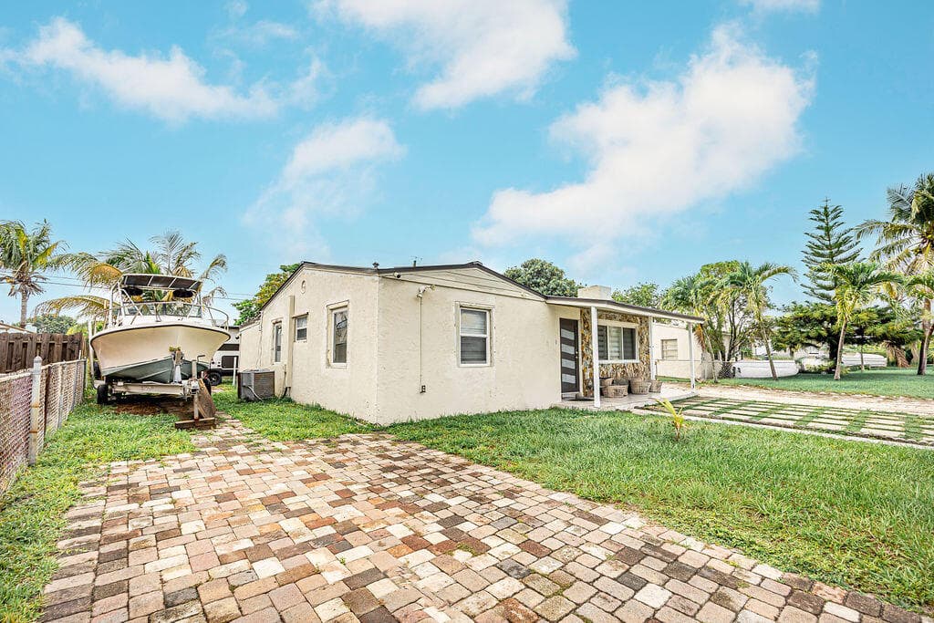 2333 Wabasso Drive, West Palm Beach, FL 33409 — photo 5 of 36