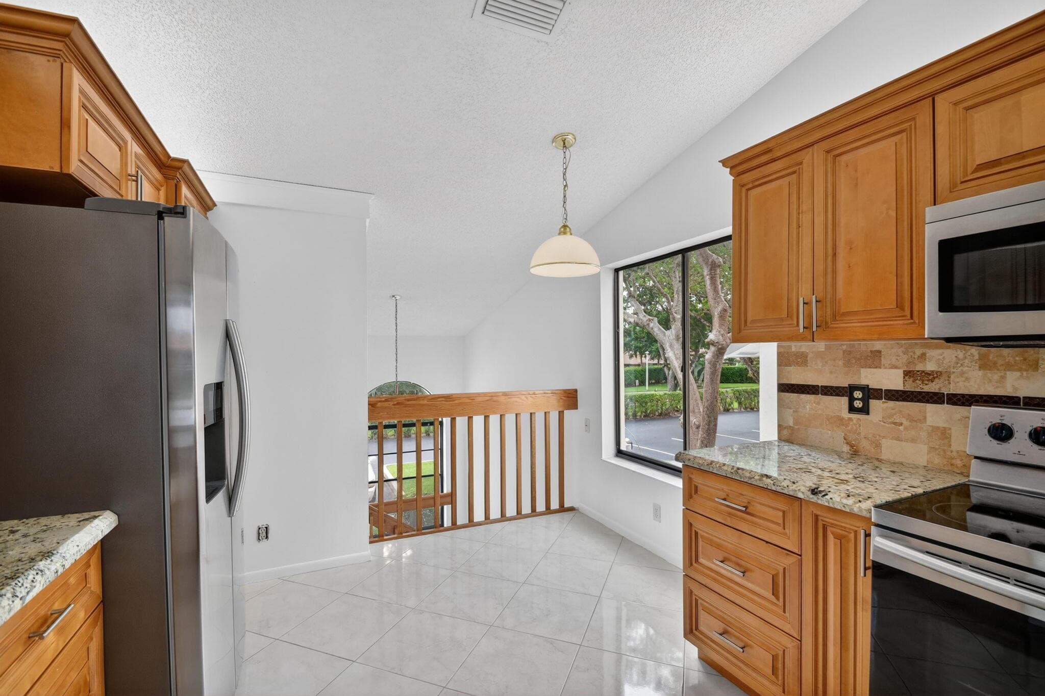 10231 N Circle Lake Drive 201, Boynton Beach, FL 33437 — photo 3 of 77