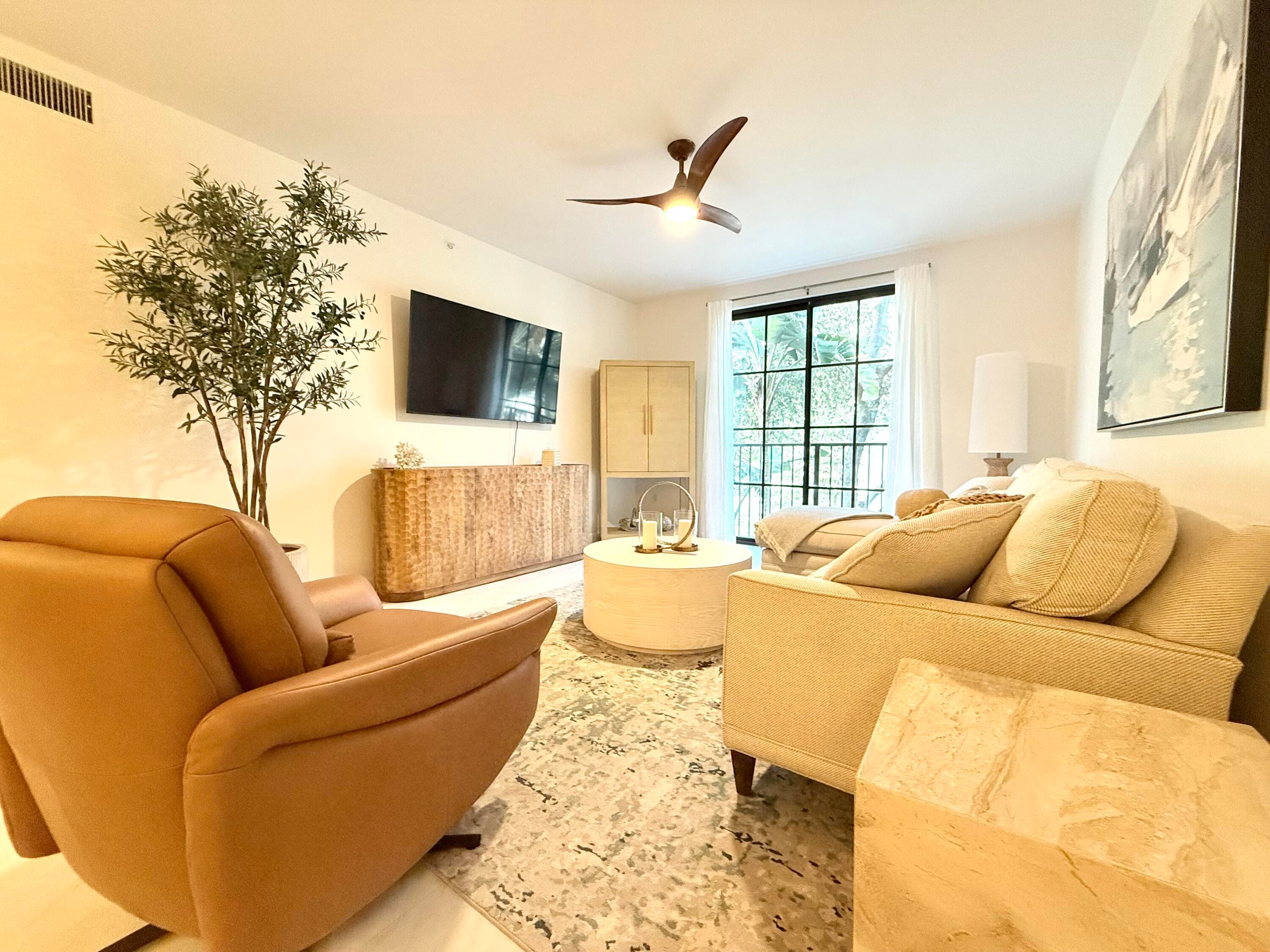 780 S Sapodilla Avenue 207, West Palm Beach, FL 33401 — photo 1 of 18