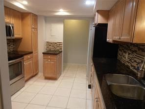 Condominium in Lauderhill — photo 3 of 5