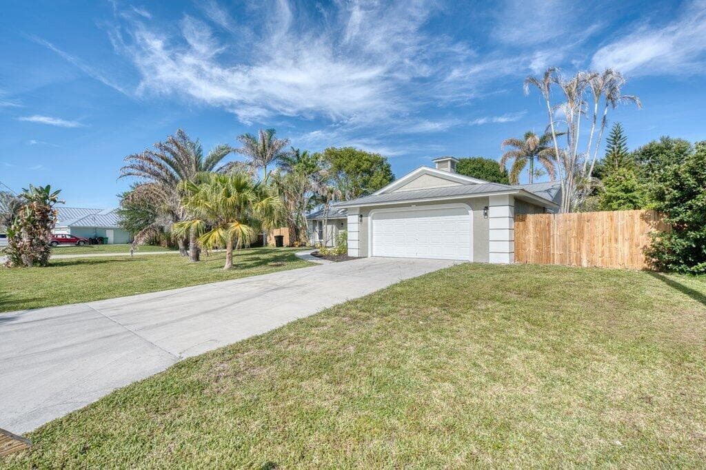 2501 SE Marius Street, FL 34952 — photo 3 of 34