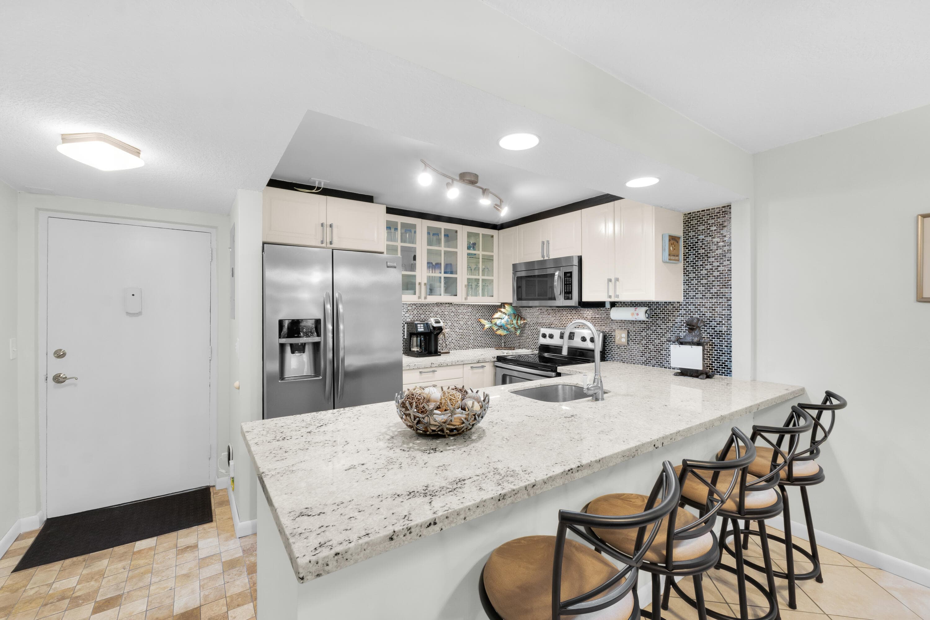 3004 NE 5th Terrace 112c, Fort Lauderdale, FL 33334 — photo 1 of 28