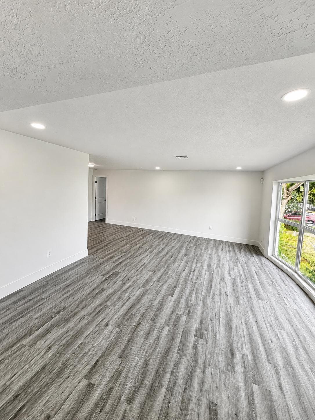 735 20th Street, West Palm Beach, FL 33407 — photo 3 of 17