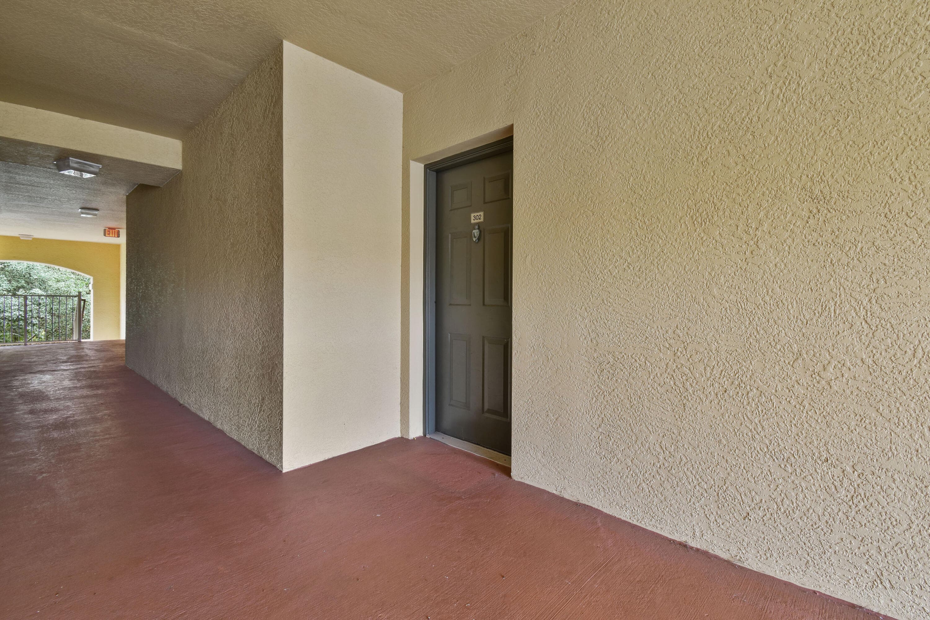 6556 Emerald Dunes Drive 302, West Palm Beach, FL 33411 — photo 3 of 32