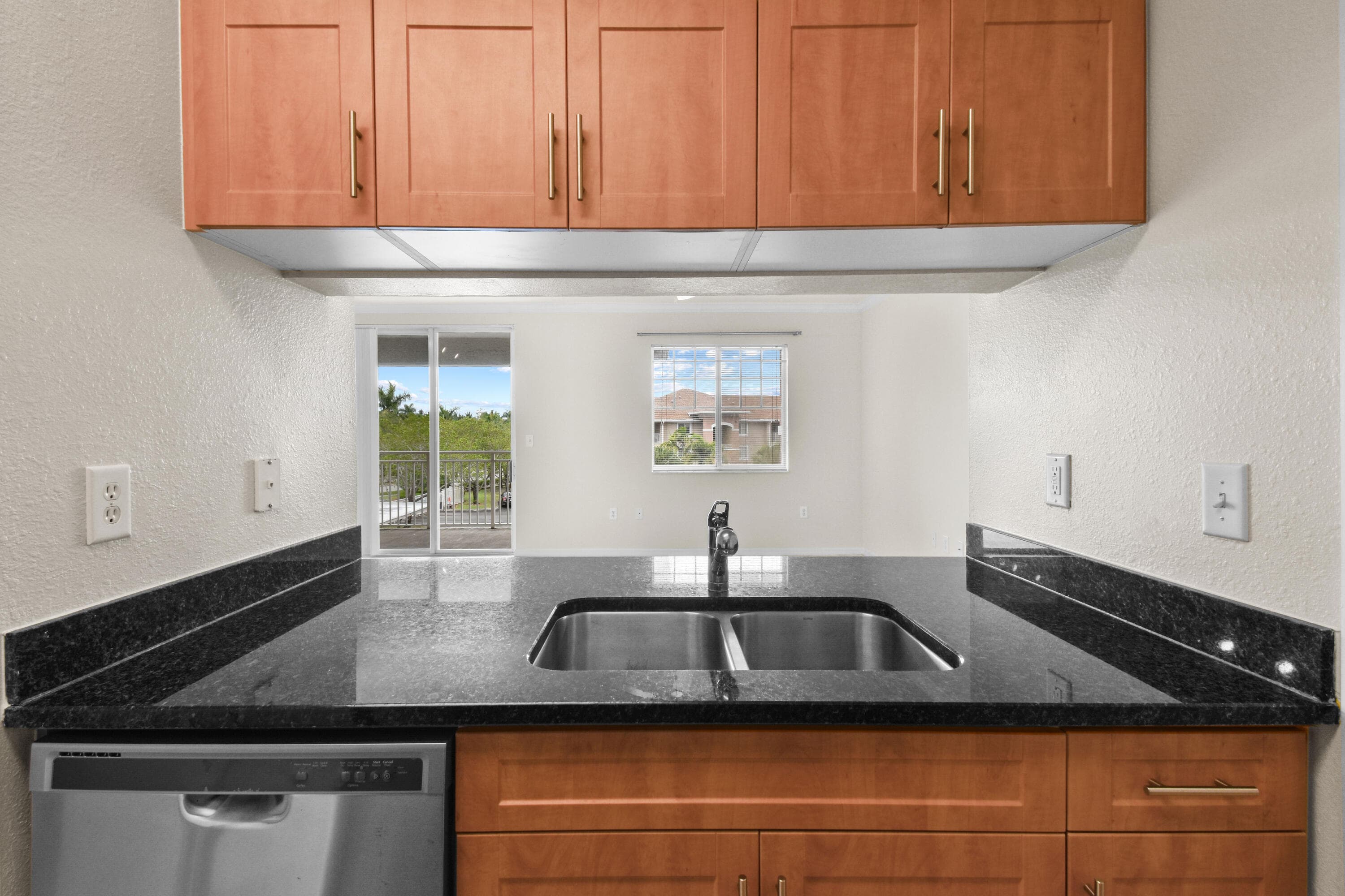 6556 Emerald Dunes Drive 302, West Palm Beach, FL 33411 — photo 10 of 32