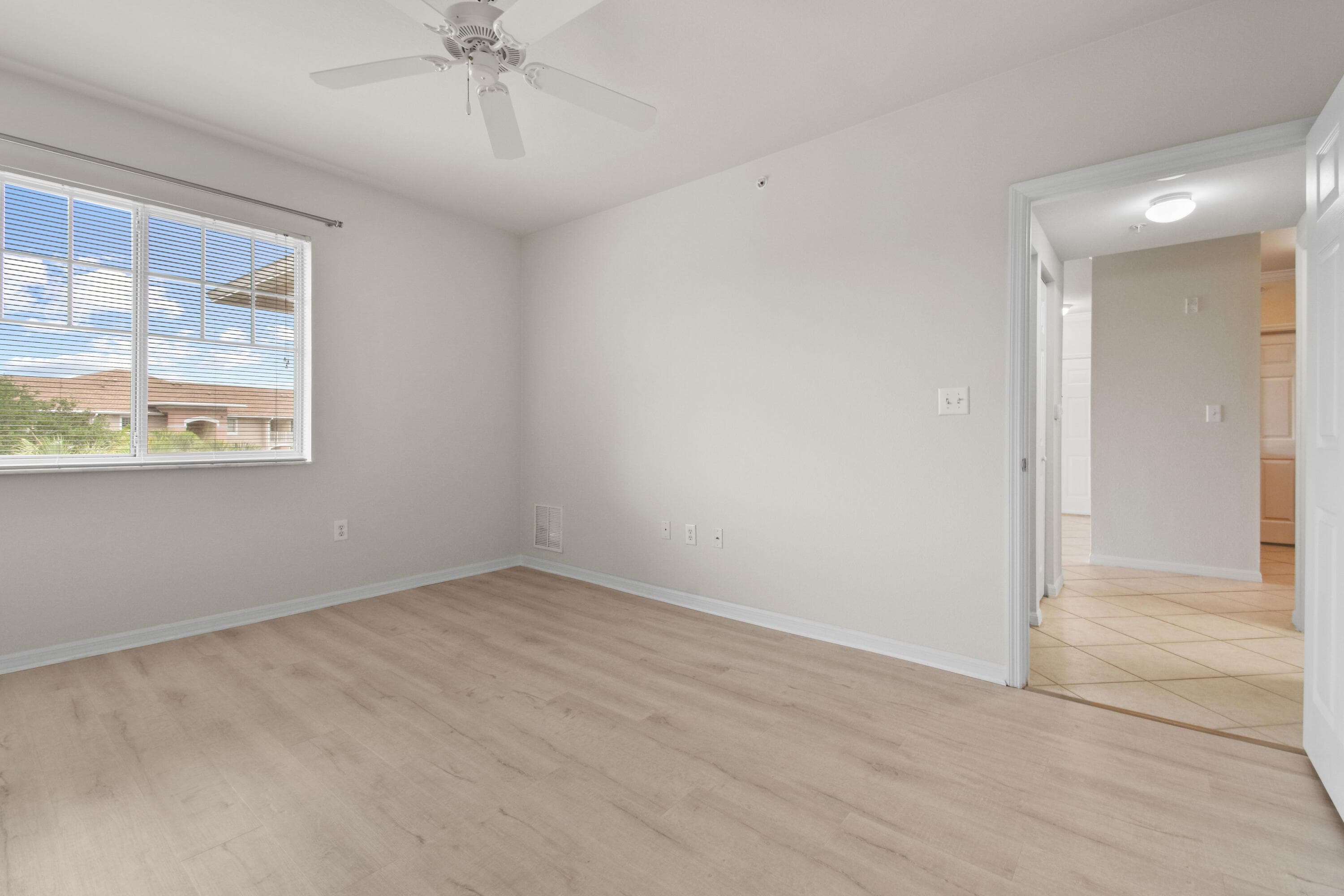 6556 Emerald Dunes Drive 302, West Palm Beach, FL 33411 — photo 13 of 32