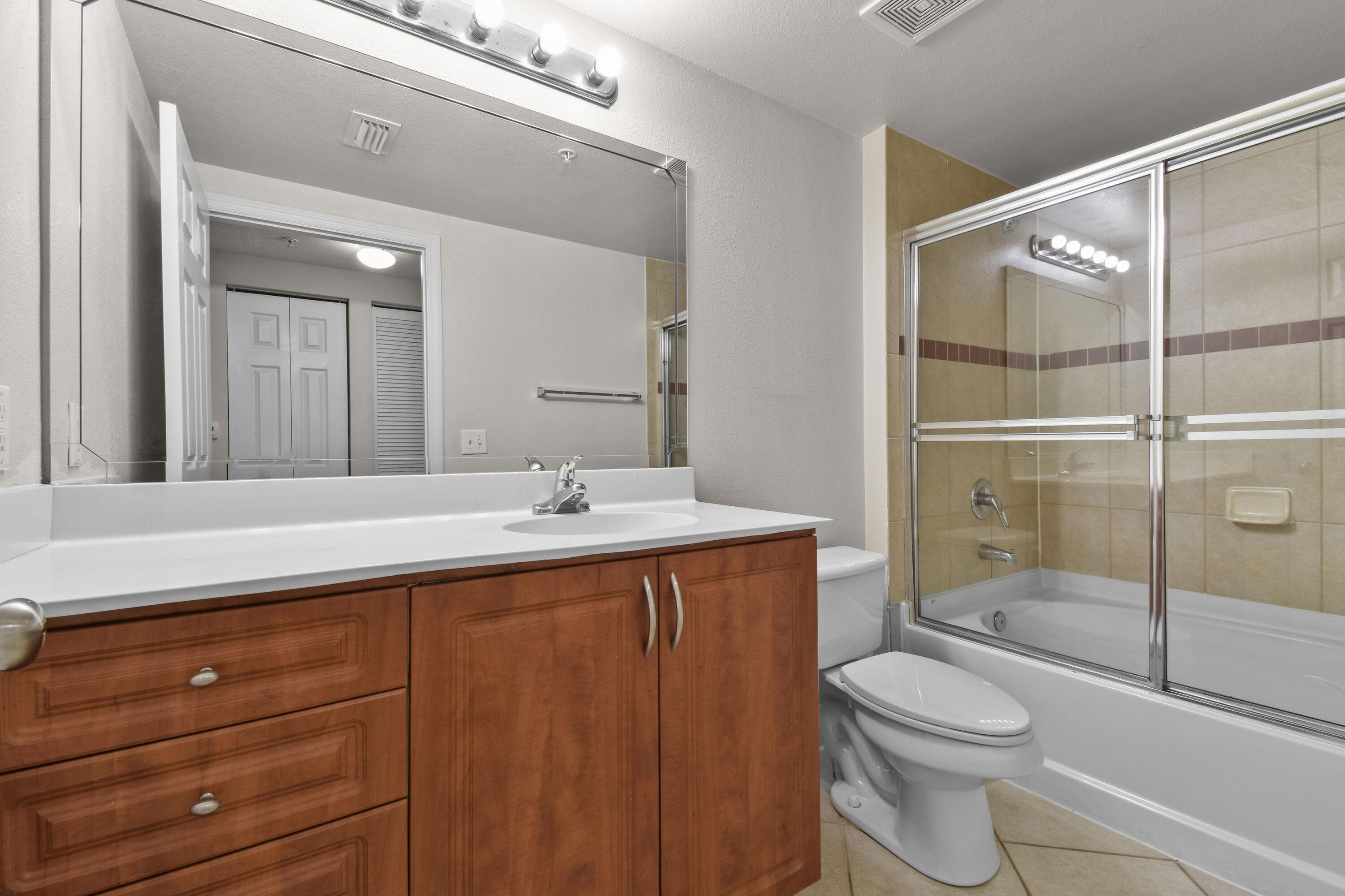 6556 Emerald Dunes Drive 302, West Palm Beach, FL 33411 — photo 14 of 32