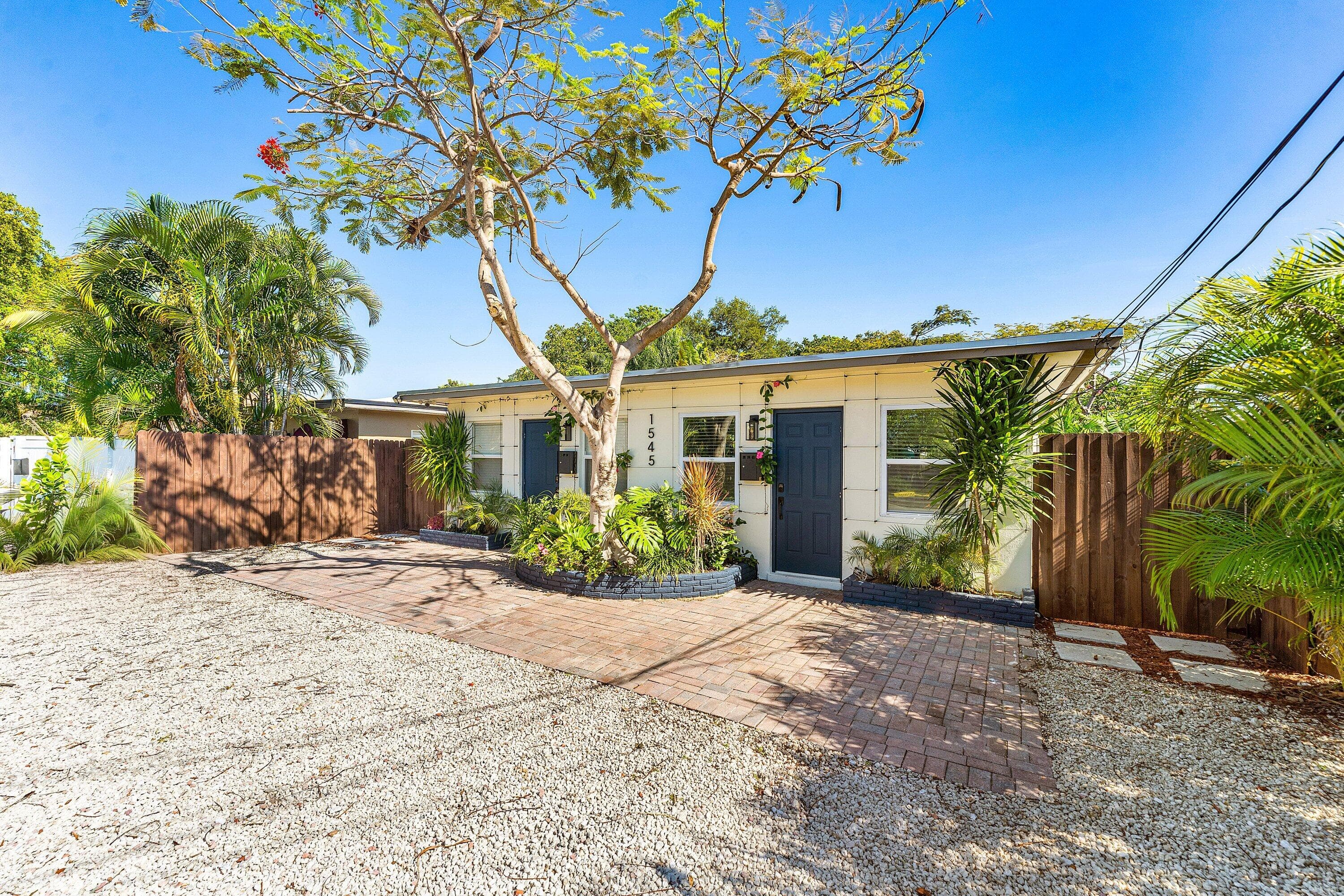 1545 NE 32nd Street 2, Oakland Park, FL 33334 — photo 2 of 27