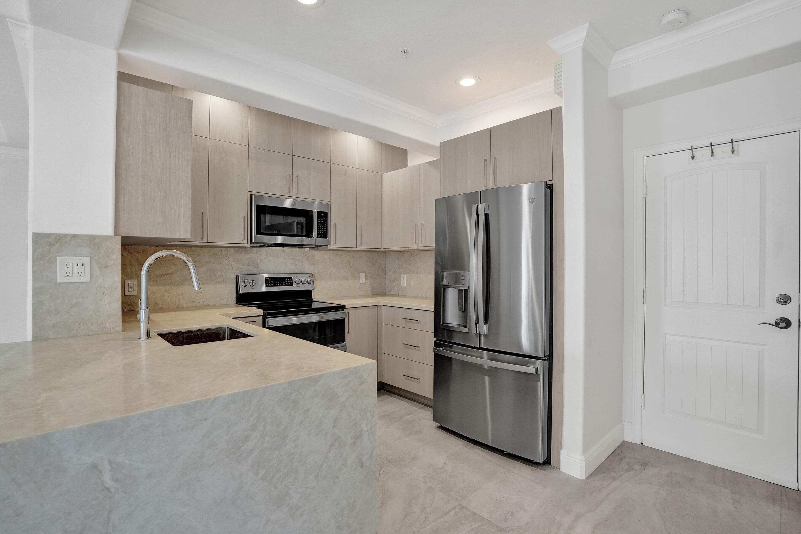 804 NE 7th Street, Fort Lauderdale, FL 33304 — photo 13 of 78