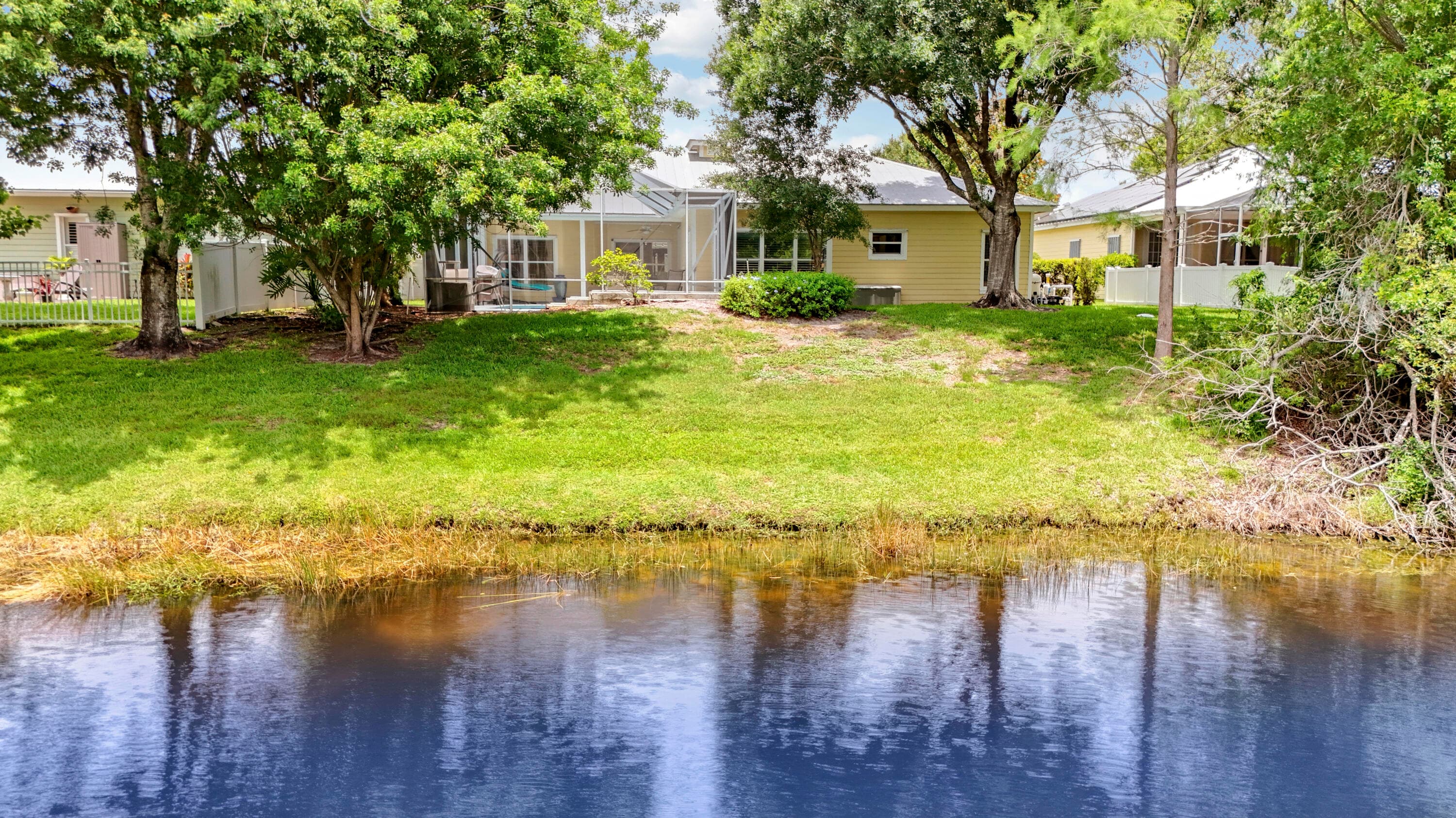 654 NE Little Kayak Point, FL 34983 — photo 31 of 36