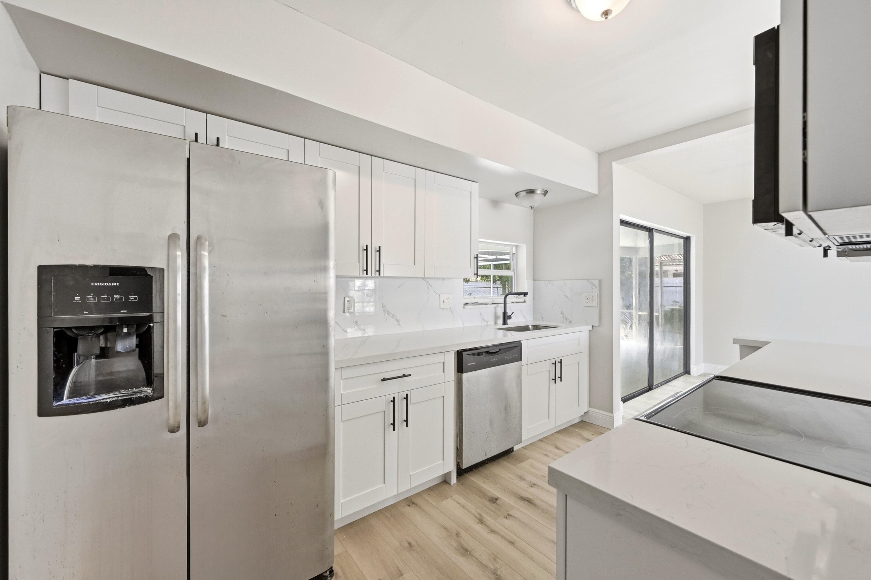 8 NE 9th Avenue, Deerfield Beach, FL 33441 — photo 9 of 56