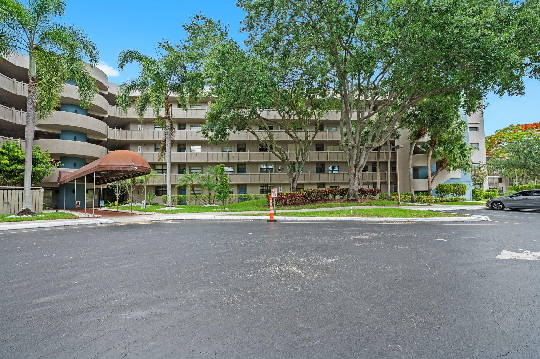 900 Colony Point Circle 121, Pembroke Pines, FL 33026 — photo 23 of 39