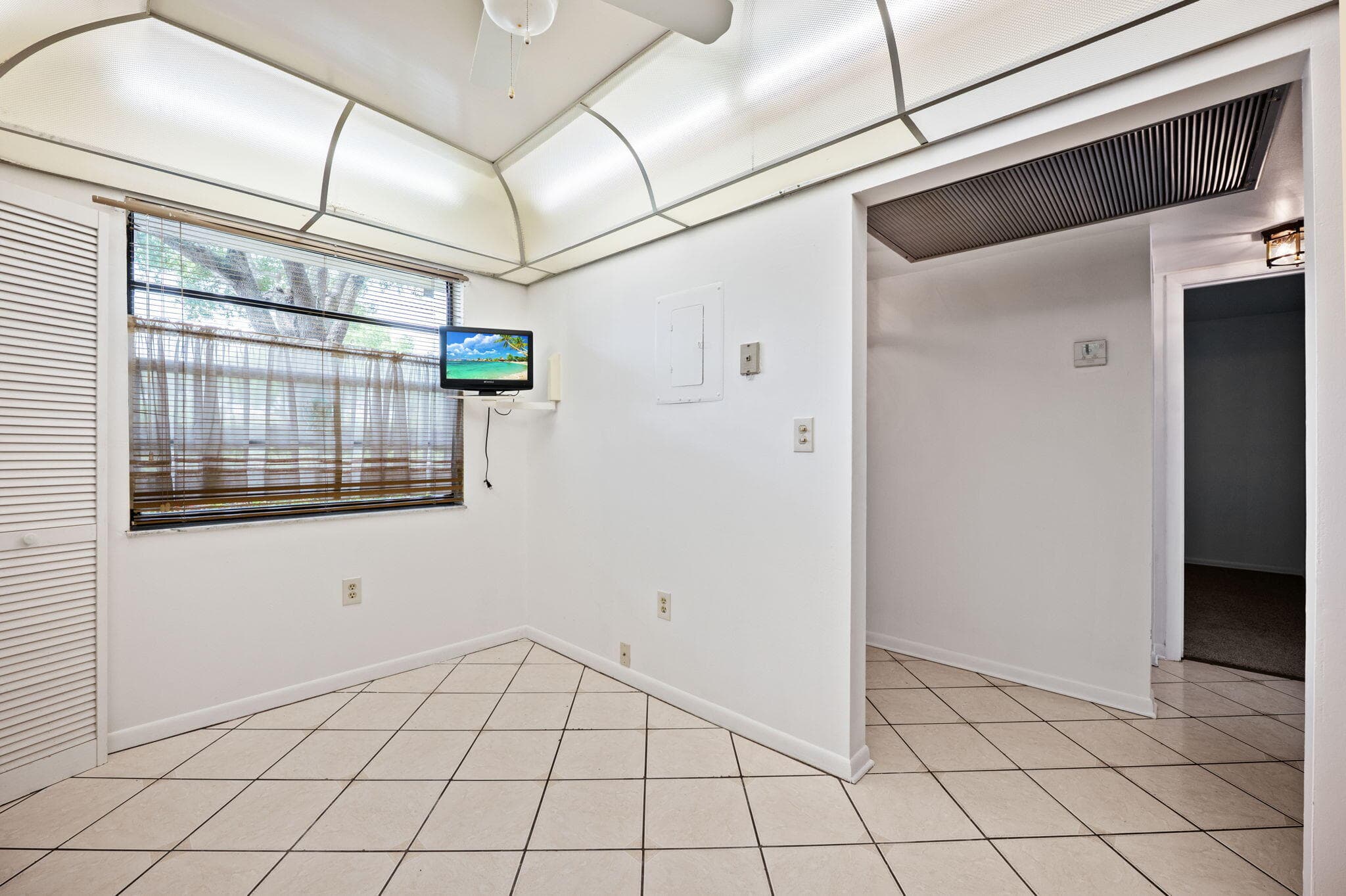 900 Colony Point Circle 121, Pembroke Pines, FL 33026 — photo 9 of 39