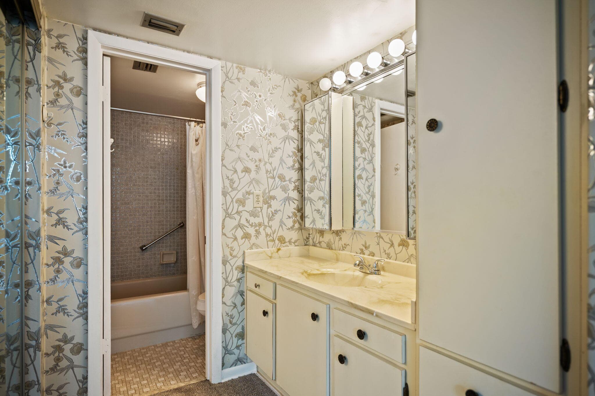 900 Colony Point Circle 121, Pembroke Pines, FL 33026 — photo 13 of 39