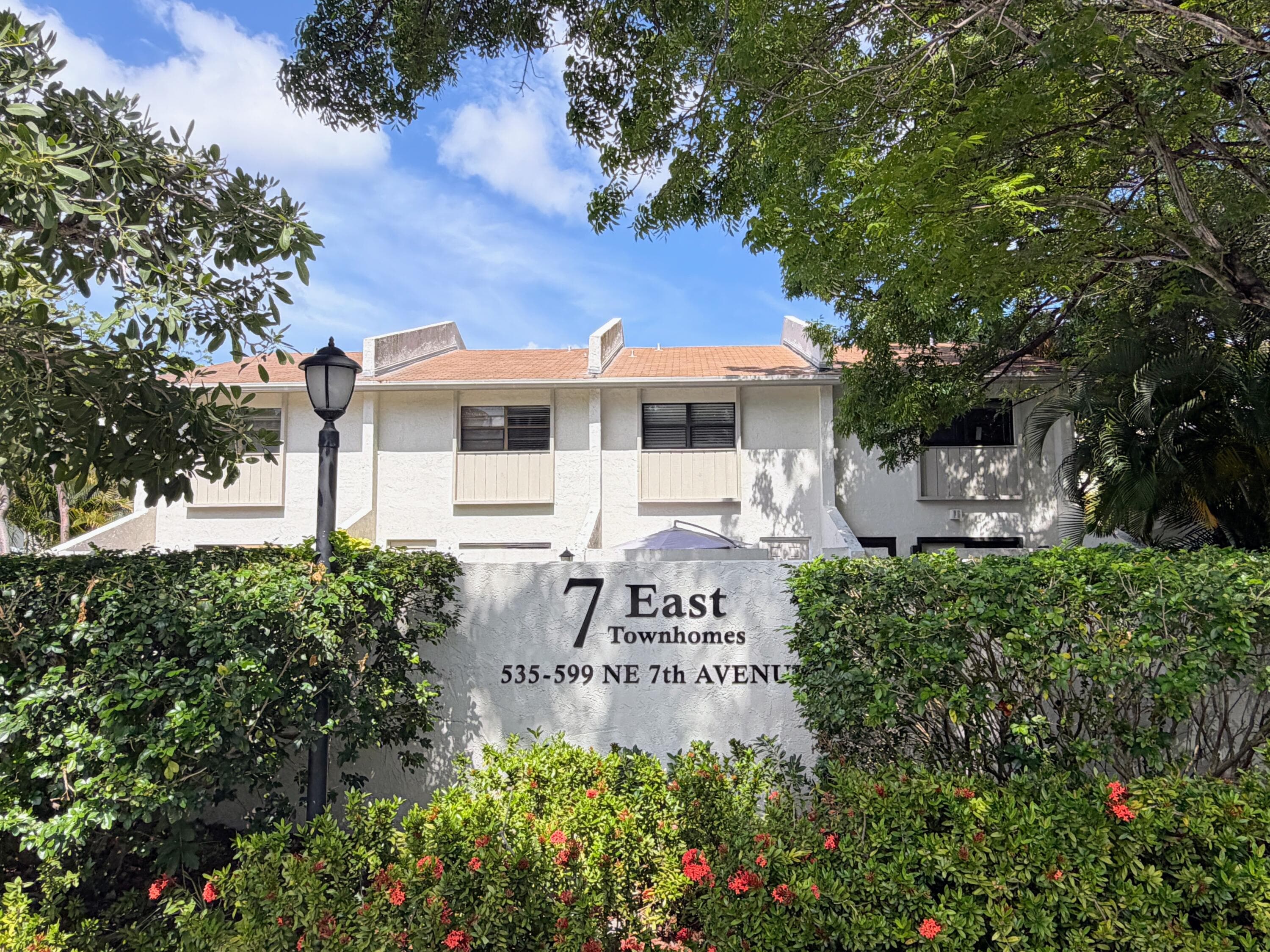 575 NE 7th Avenue 4b, Fort Lauderdale, FL 33301 — photo 1 of 63