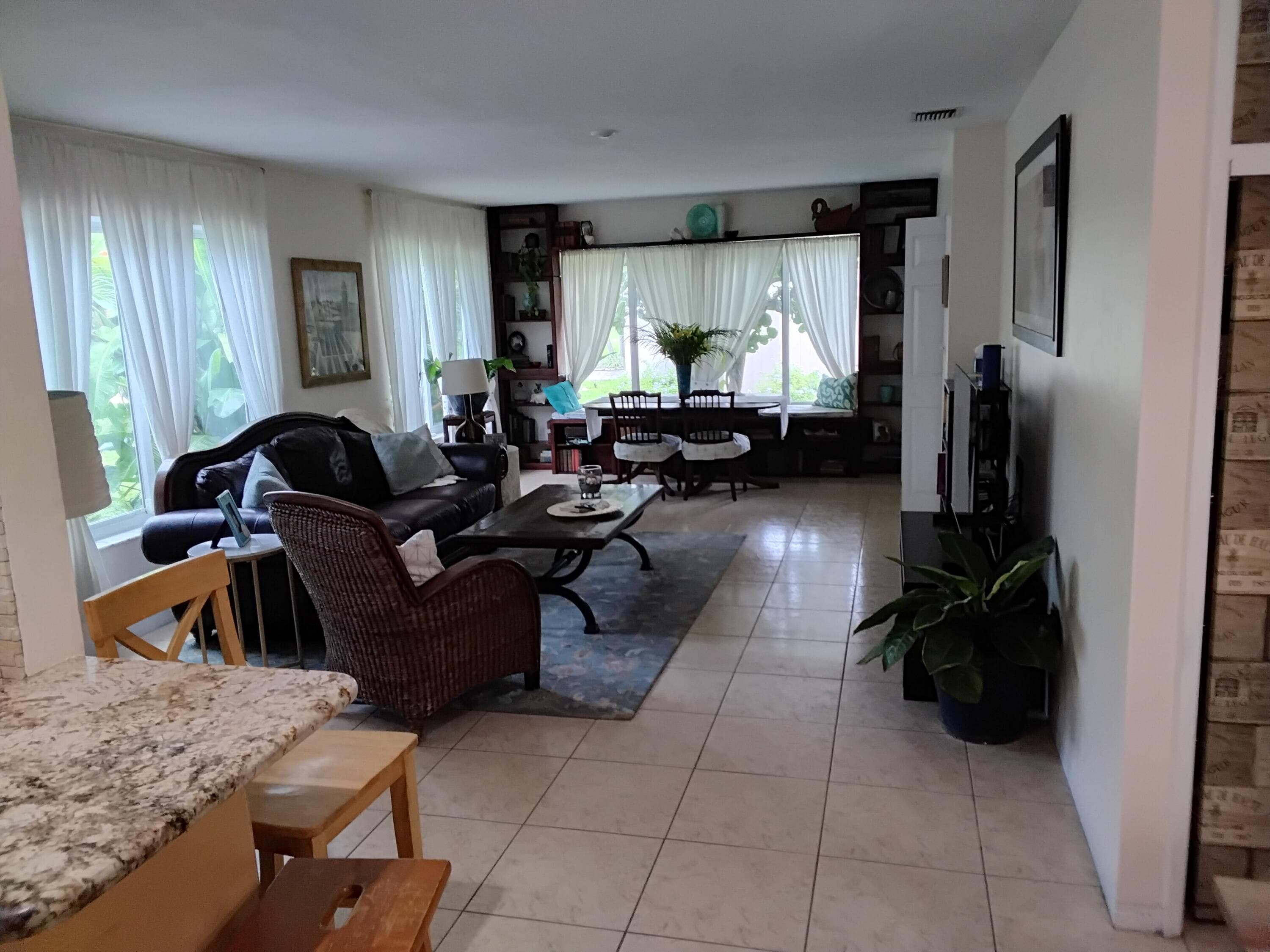 2417 NW 7th Avenue, Wilton Manors, FL 33311 — photo 1 of 3