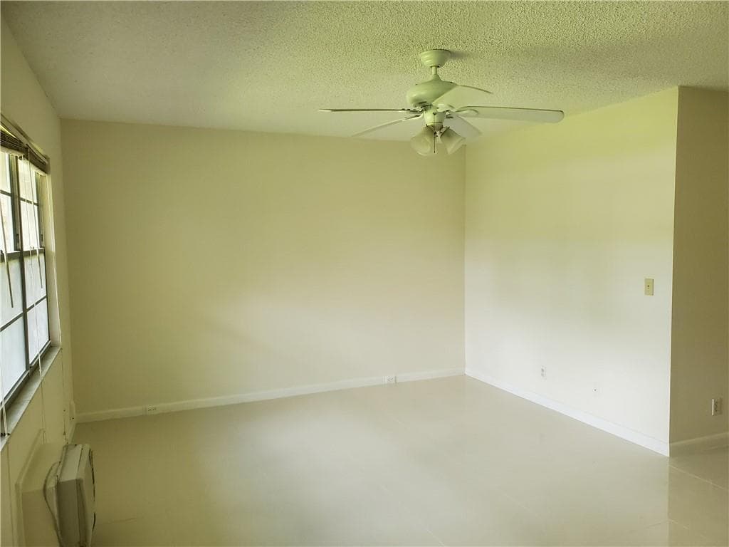 251 SW 134th Way 109m, Pembroke Pines, FL 33027 — photo 6 of 17