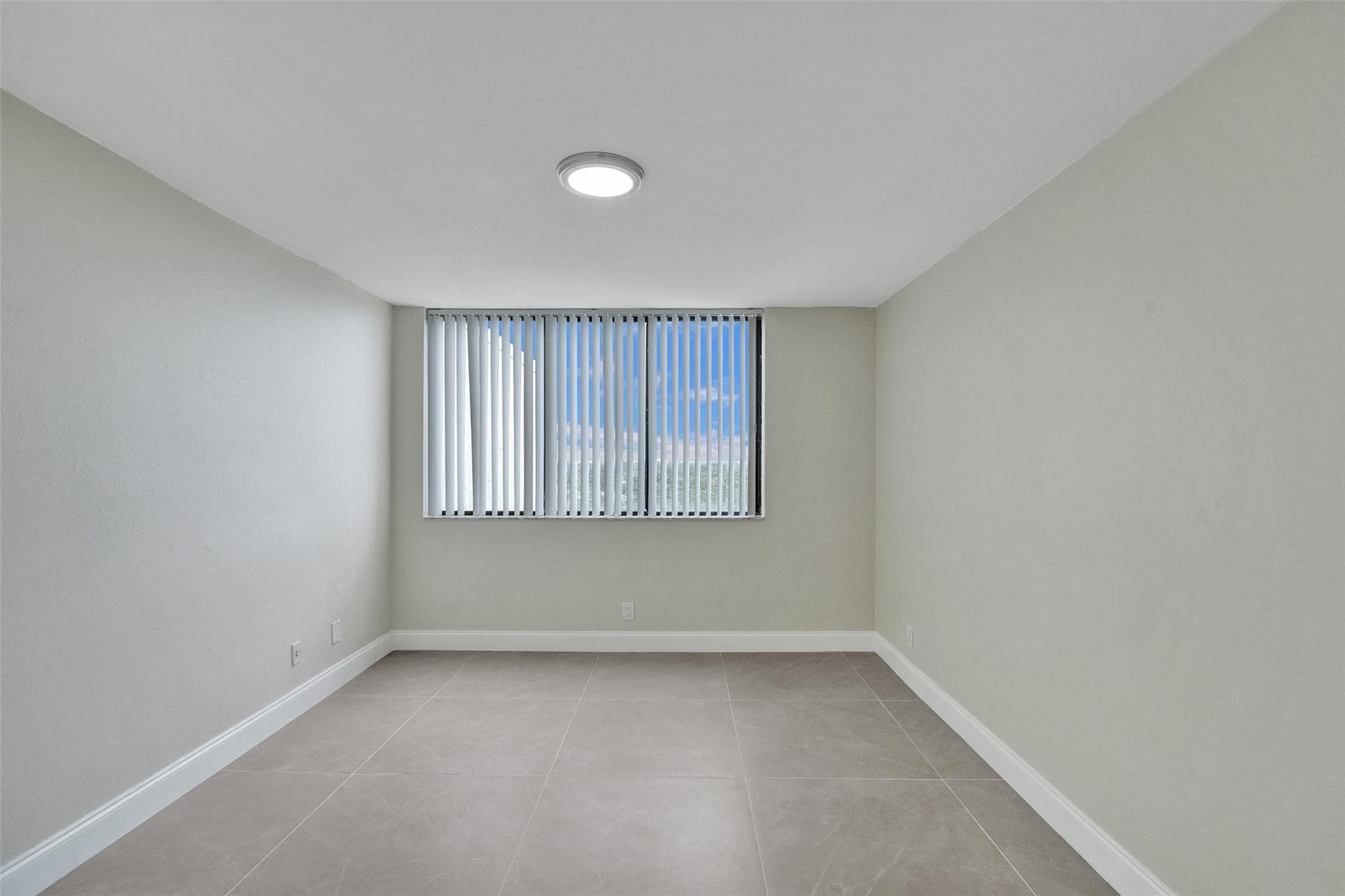 4222 Inverrary Boulevard 4810, Lauderhill, FL 33319 — photo 31 of 64