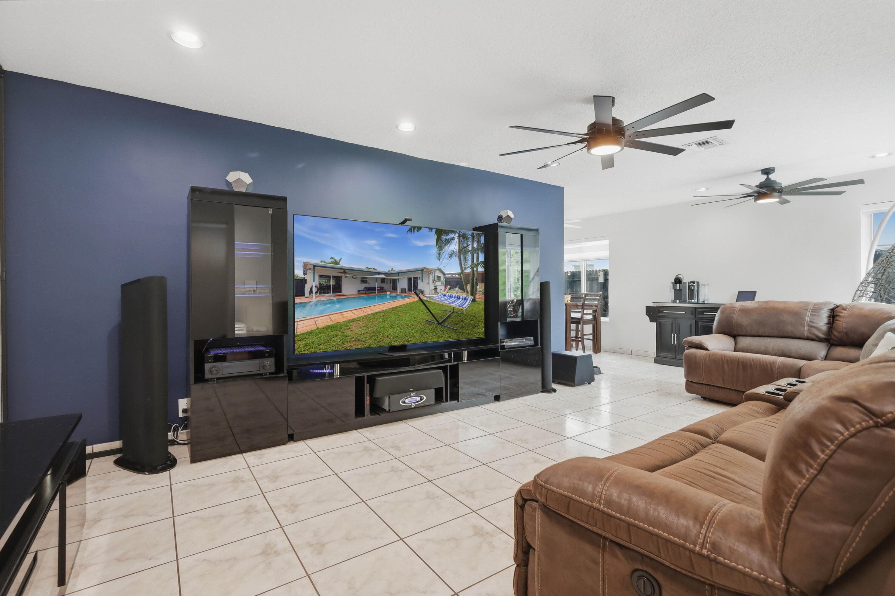 6448 Custer Street, Hollywood, FL 33024 — photo 11 of 24