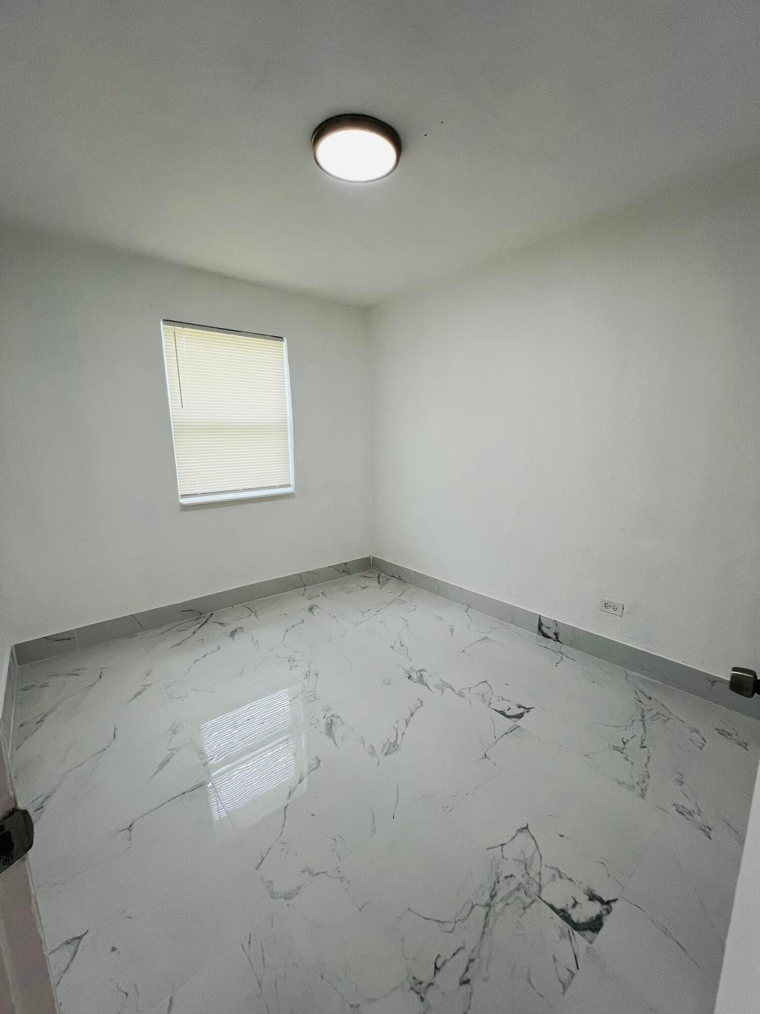 525 NW 22nd Avenue, Fort Lauderdale, FL 33311 — photo 18 of 24