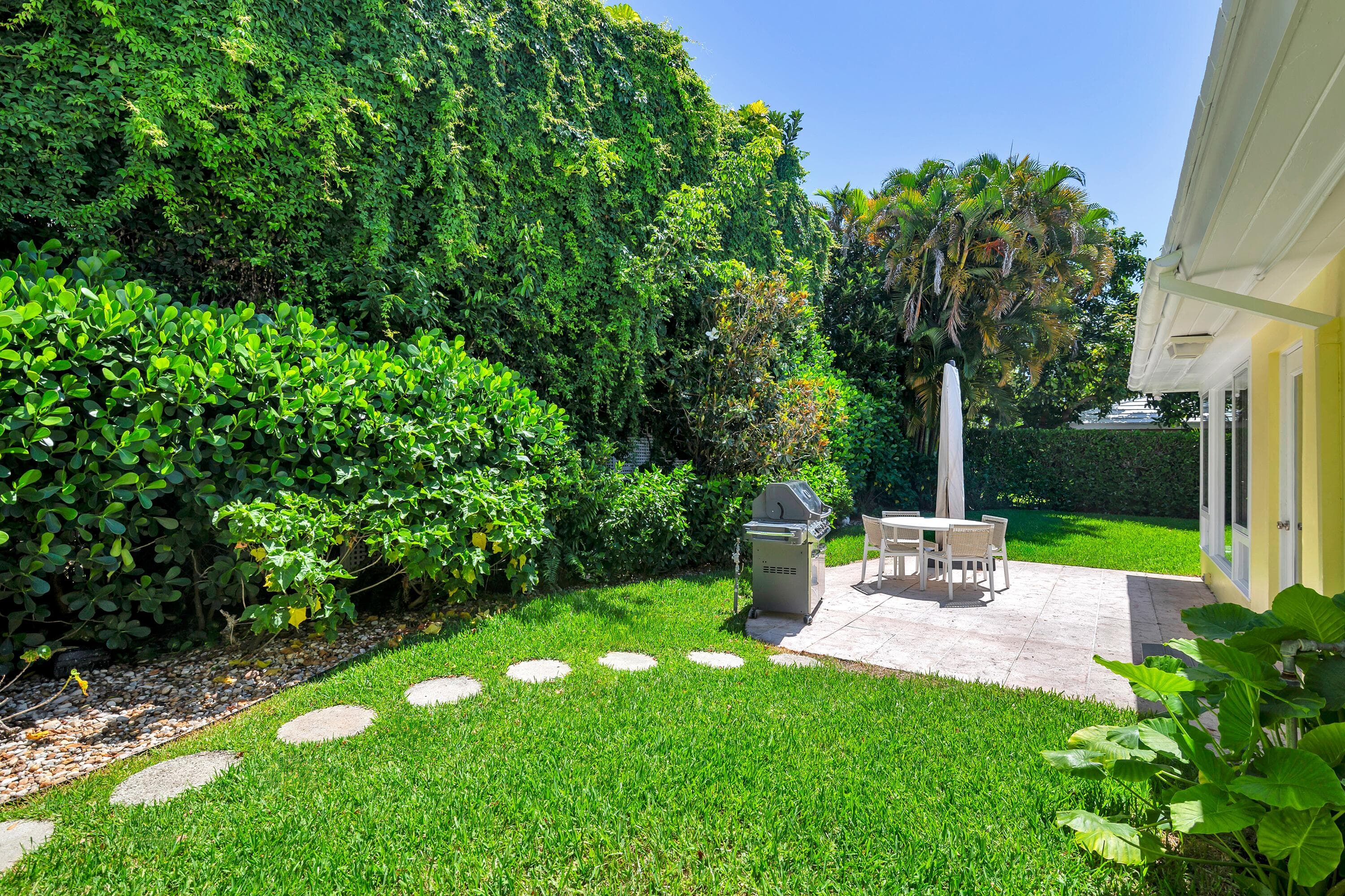 241 Via Linda, Palm Beach, FL 33480 — photo 12 of 16