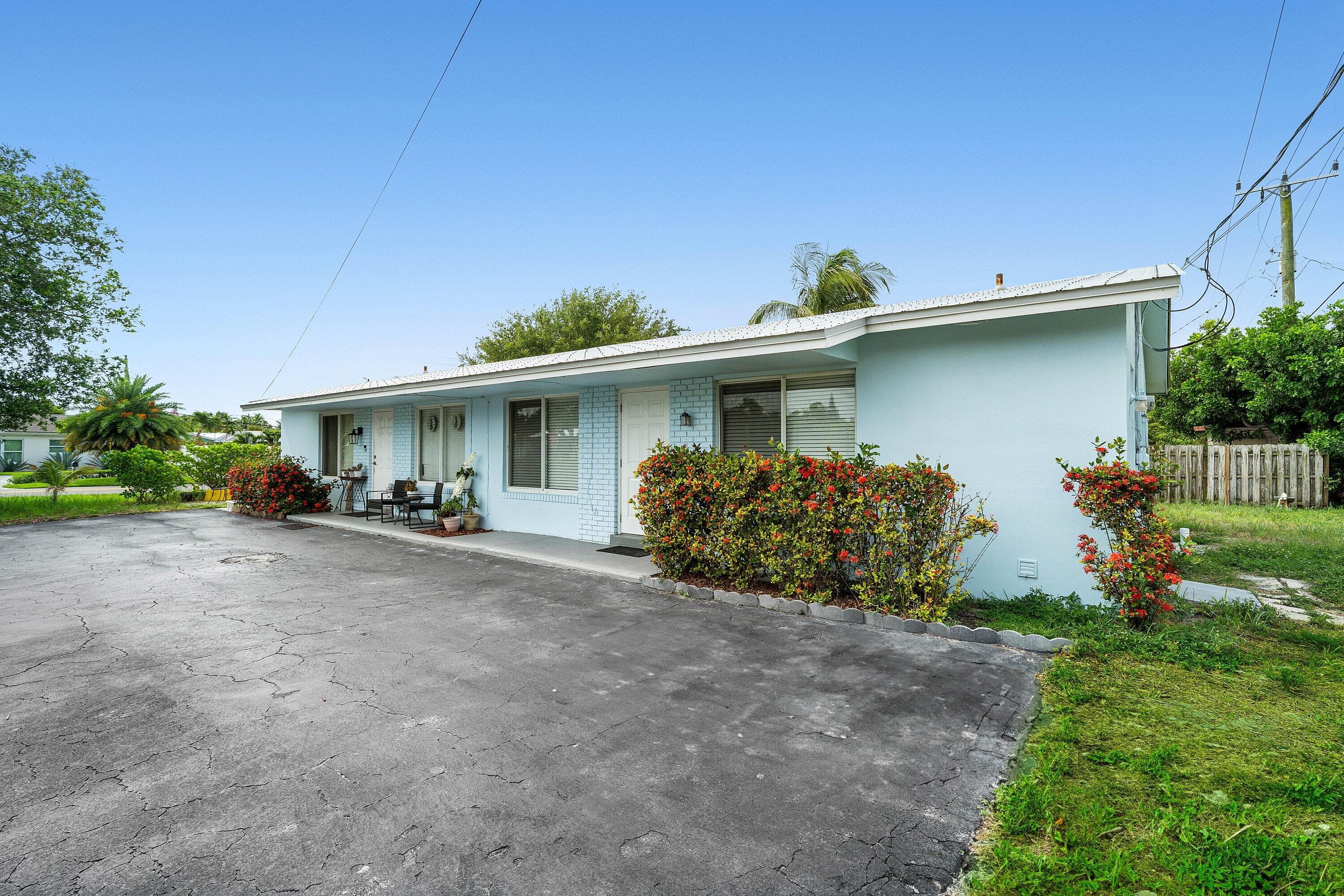 196 NE 28th Street, Boca Raton, FL 33431 — photo 20 of 35