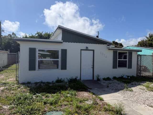 1214 Highview Road, Lake Worth, FL 33462 — photo 1 of 29
