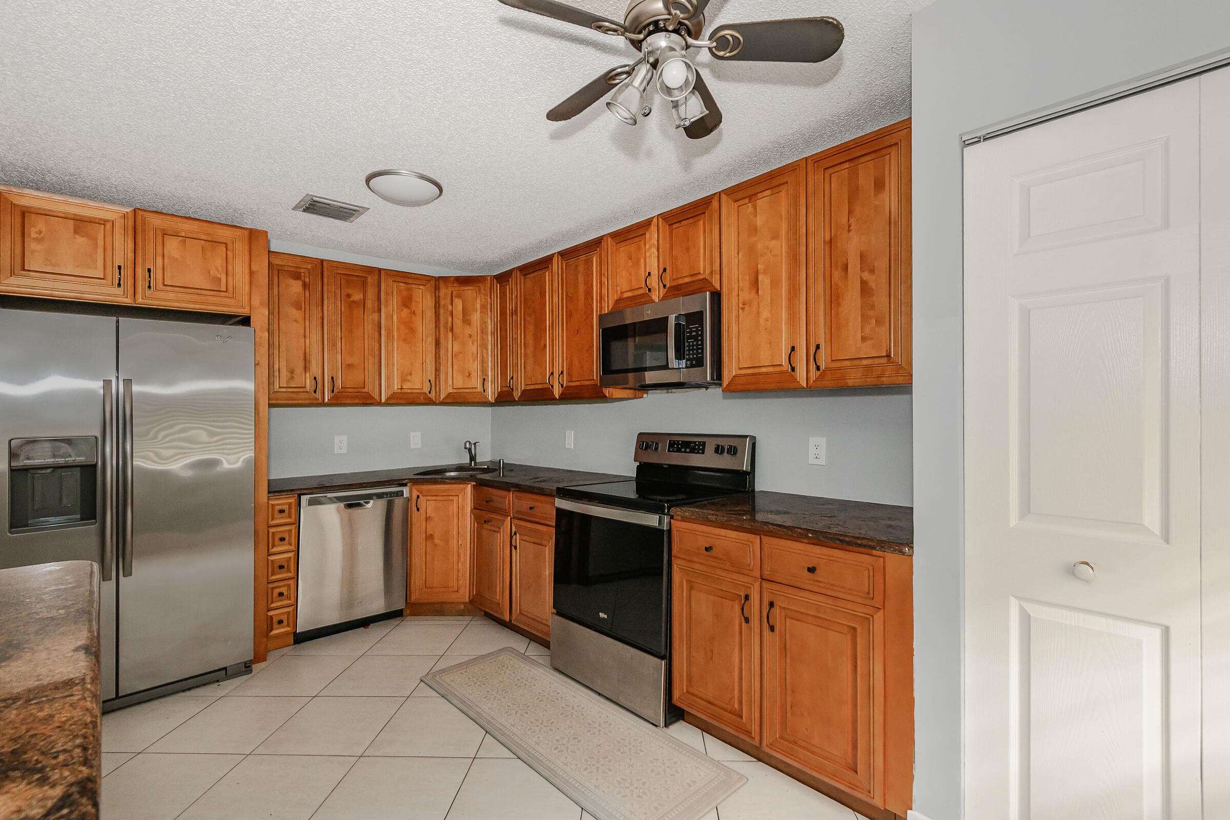 161 Meadows Drive 161, Boynton Beach, FL 33436 — photo 2 of 26