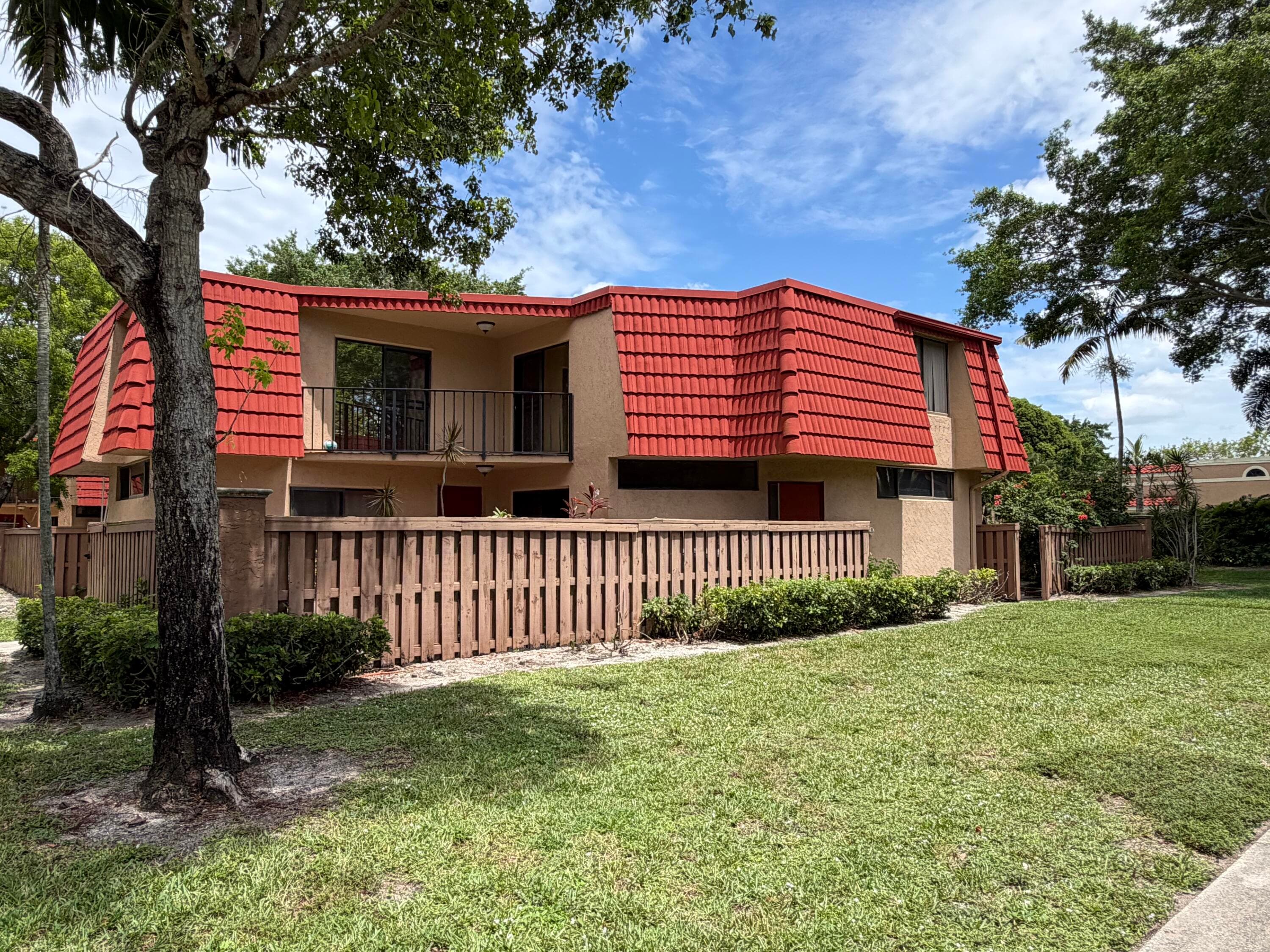8273 Severn Drive D, Boca Raton, FL 33433 — photo 4 of 23