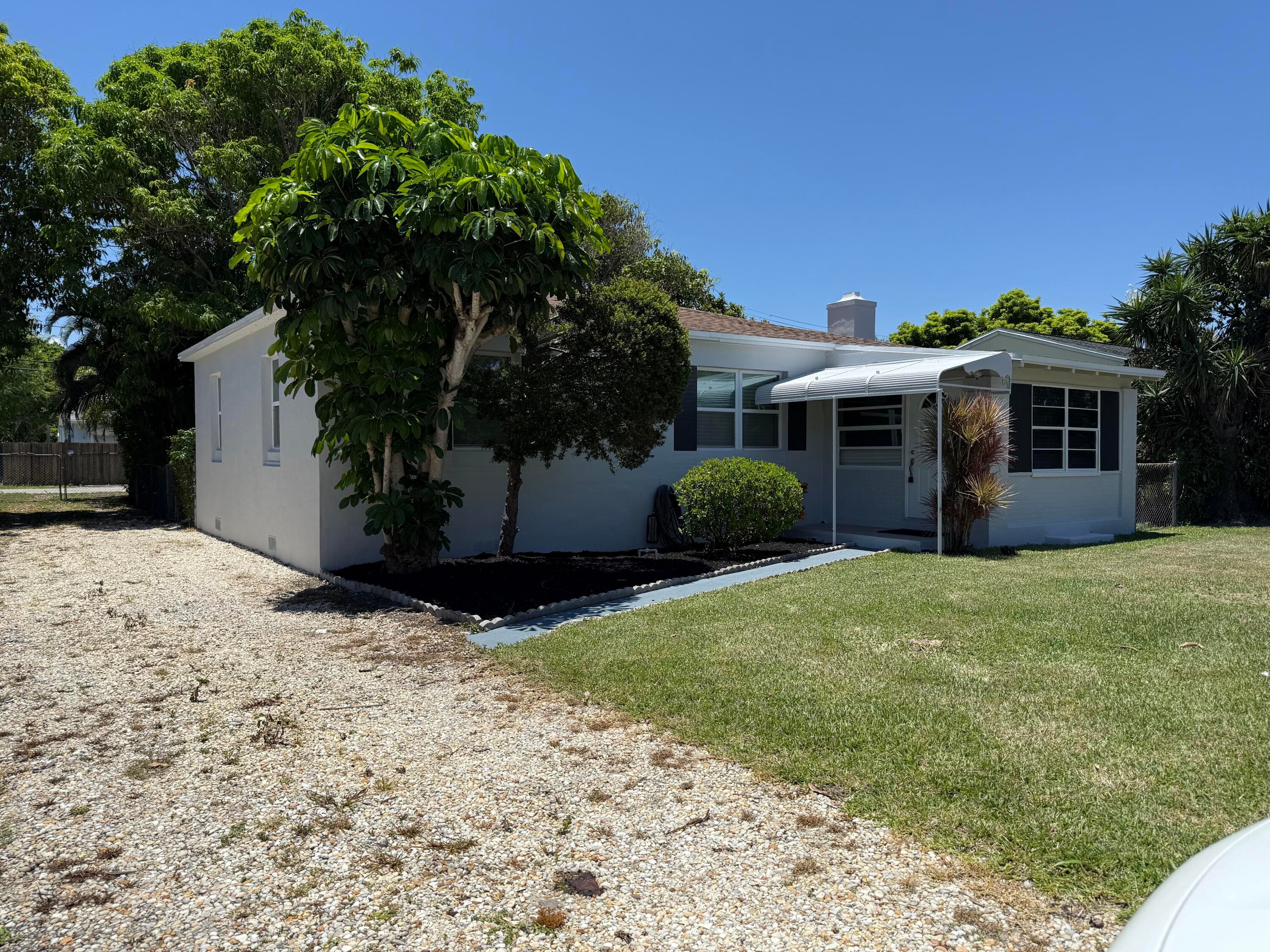 332 S Swinton Avenue S, Delray Beach, FL 33444 — photo 1 of 5