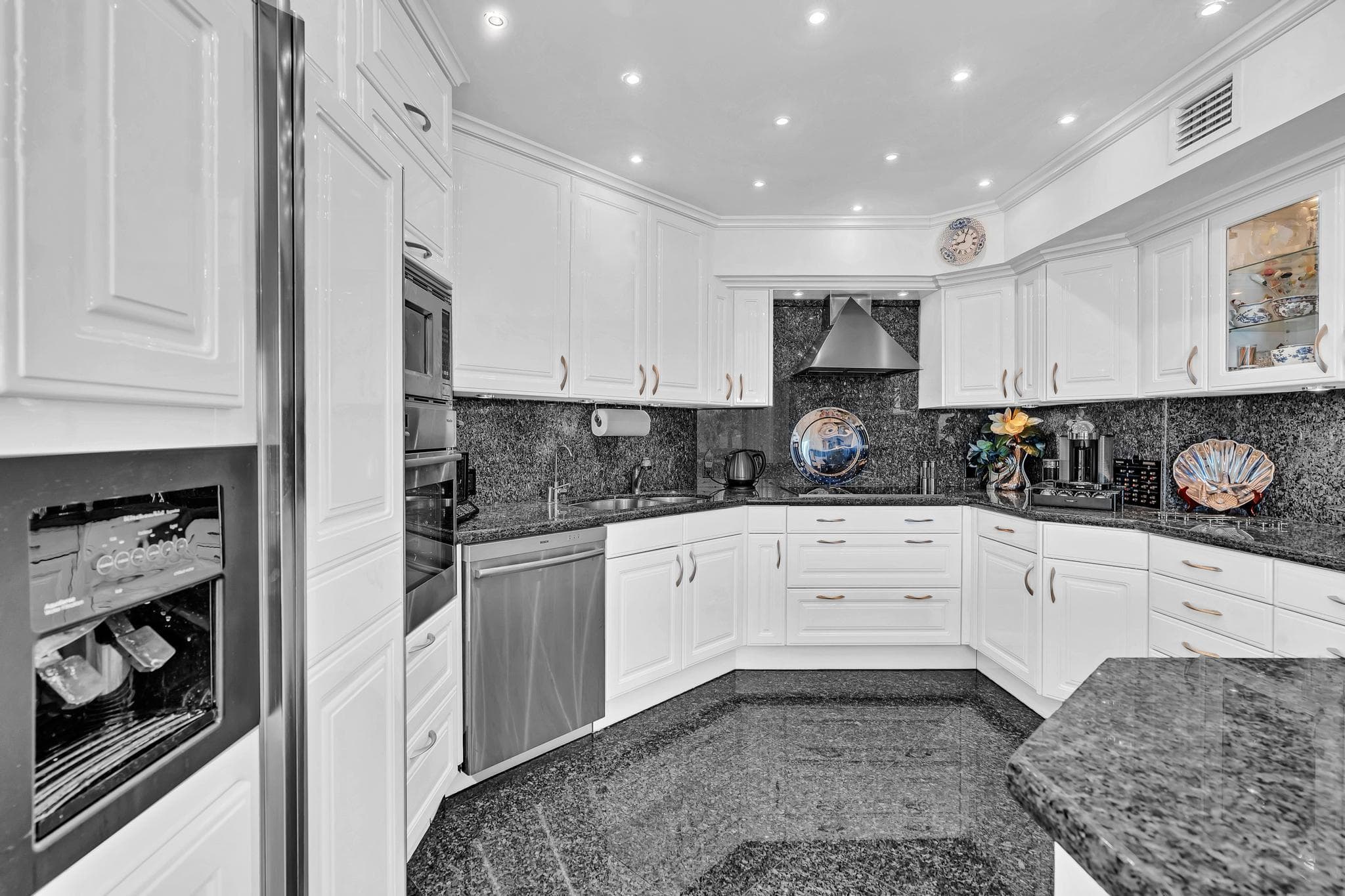 3320 W 90th Street, Hialeah, FL 33018 — photo 6 of 47