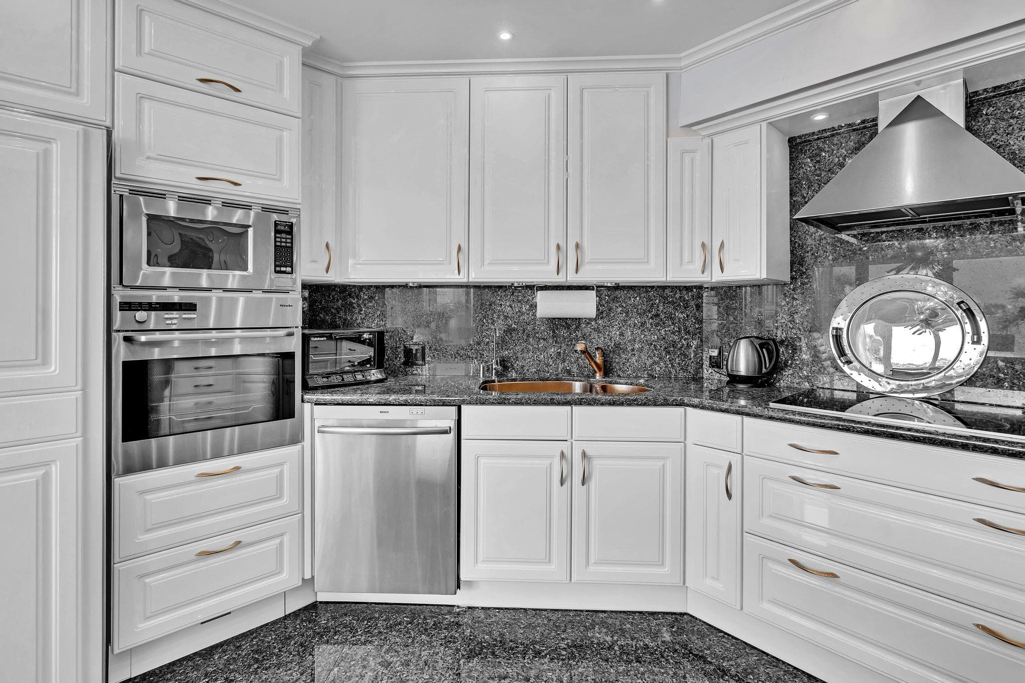 3320 W 90th Street, Hialeah, FL 33018 — photo 10 of 47