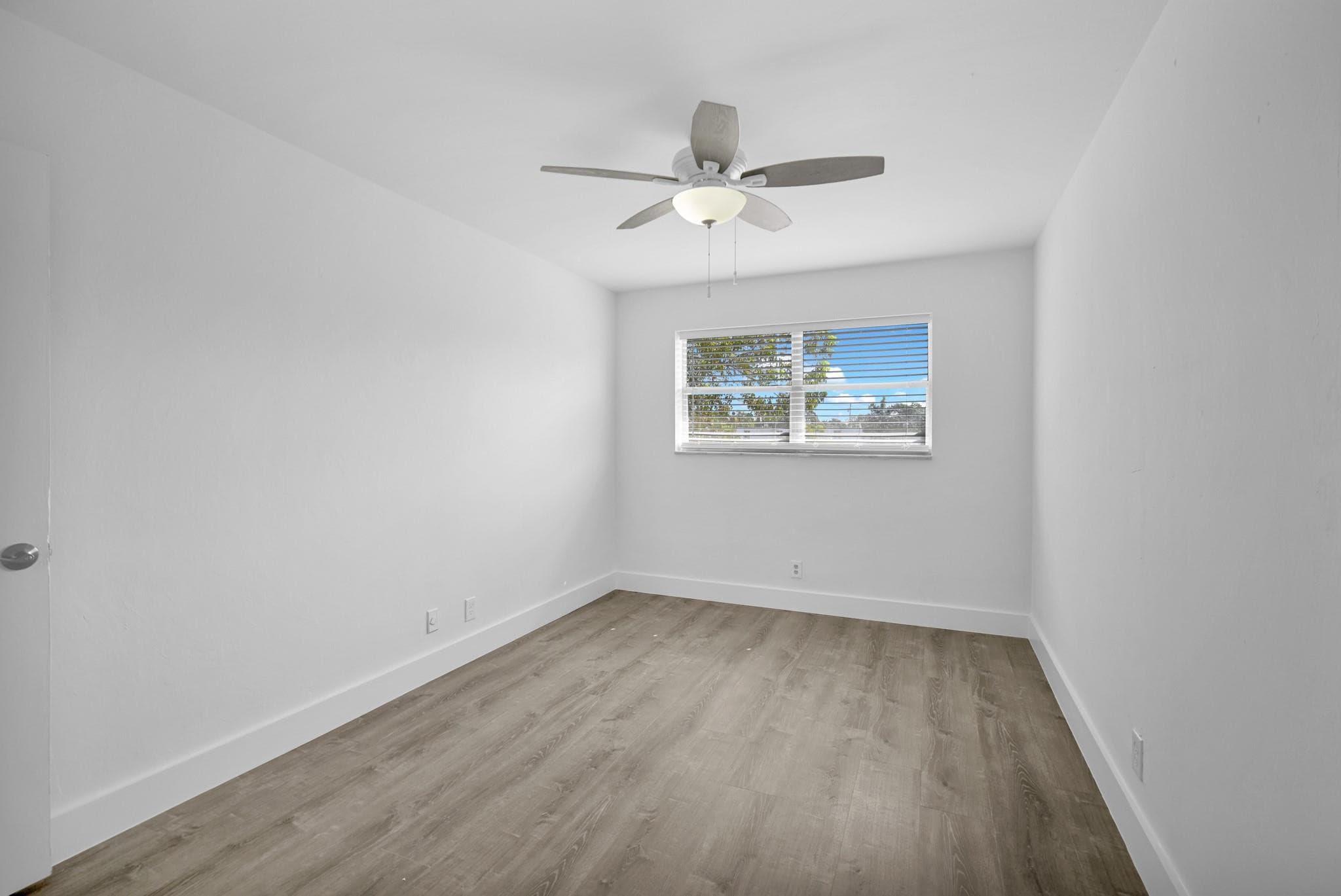 4051 NE 13th Avenue, Oakland Park, FL 33334 — photo 24 of 42