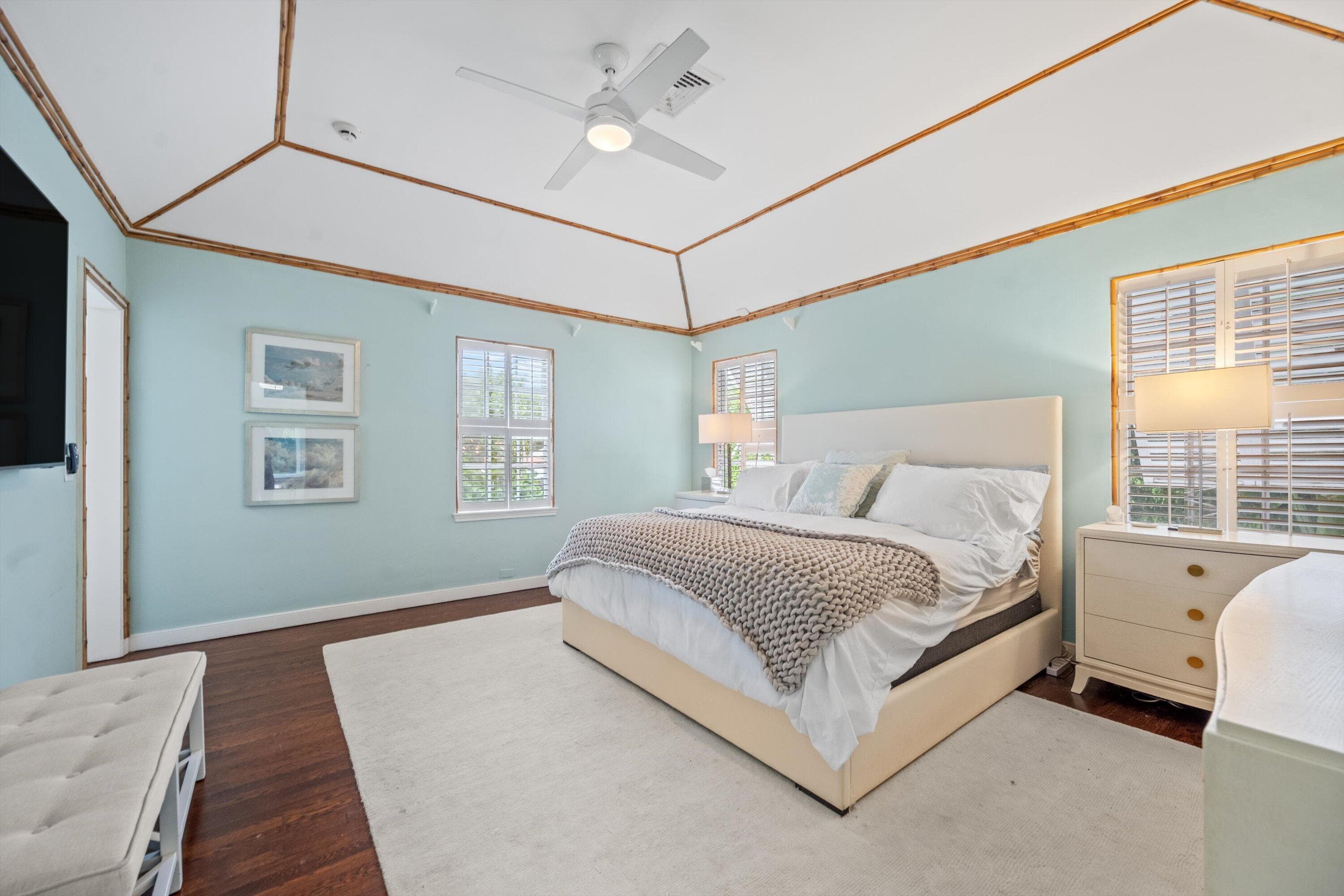 258 Pendleton Avenue, Palm Beach, FL 33480 — photo 16 of 39