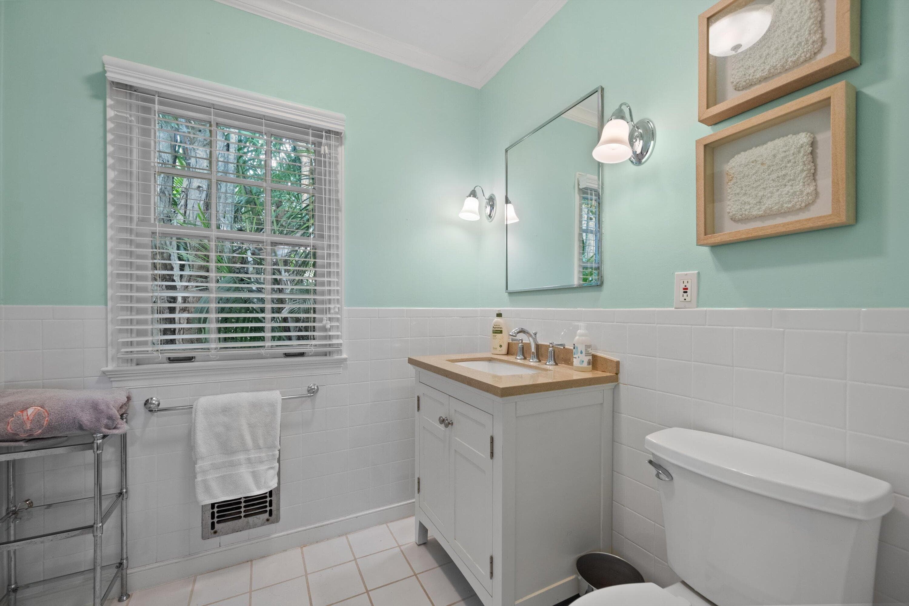 258 Pendleton Avenue, Palm Beach, FL 33480 — photo 27 of 39