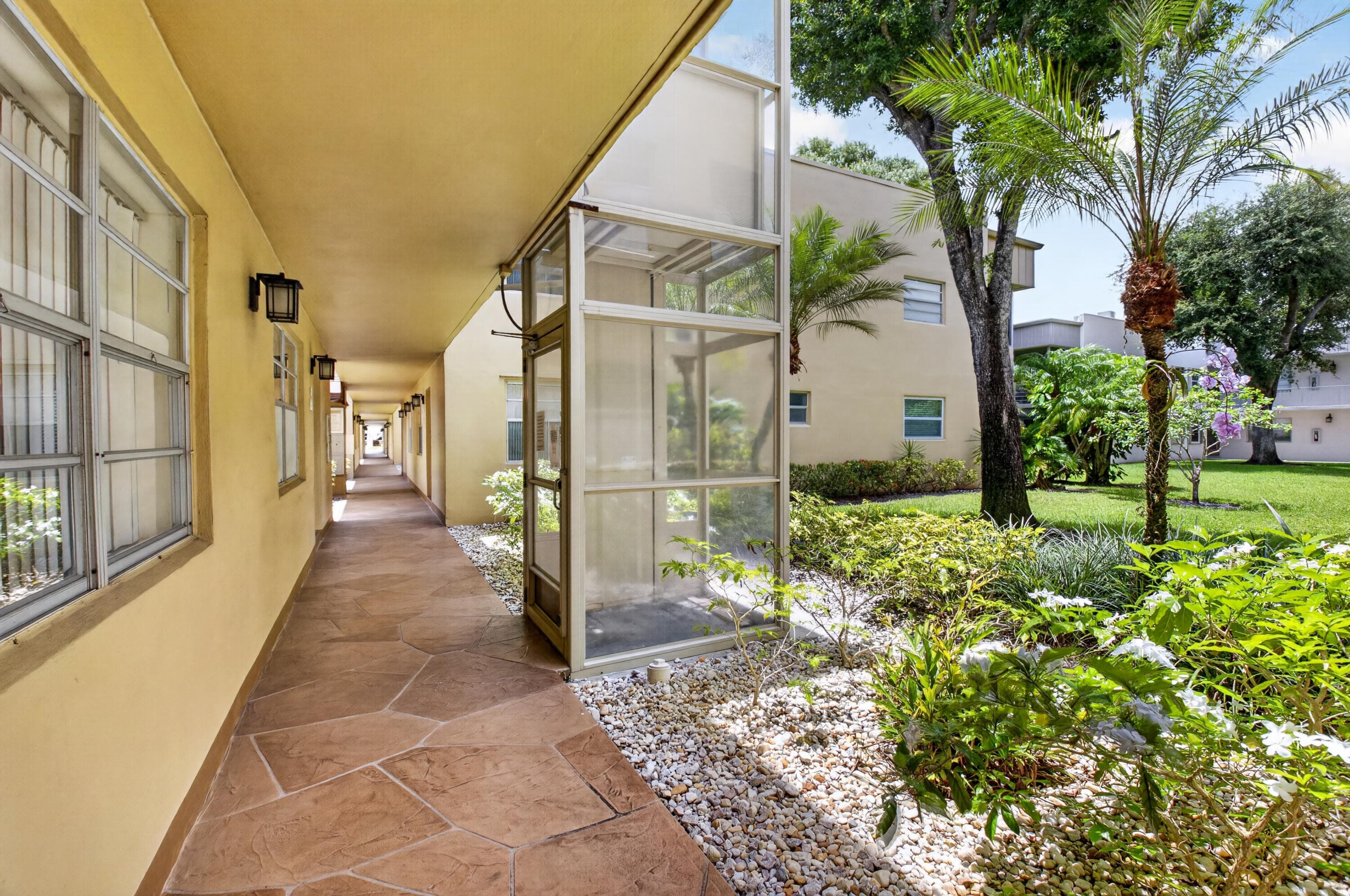 506 E Capri Road 506, Delray Beach, FL 33484 — photo 3 of 76