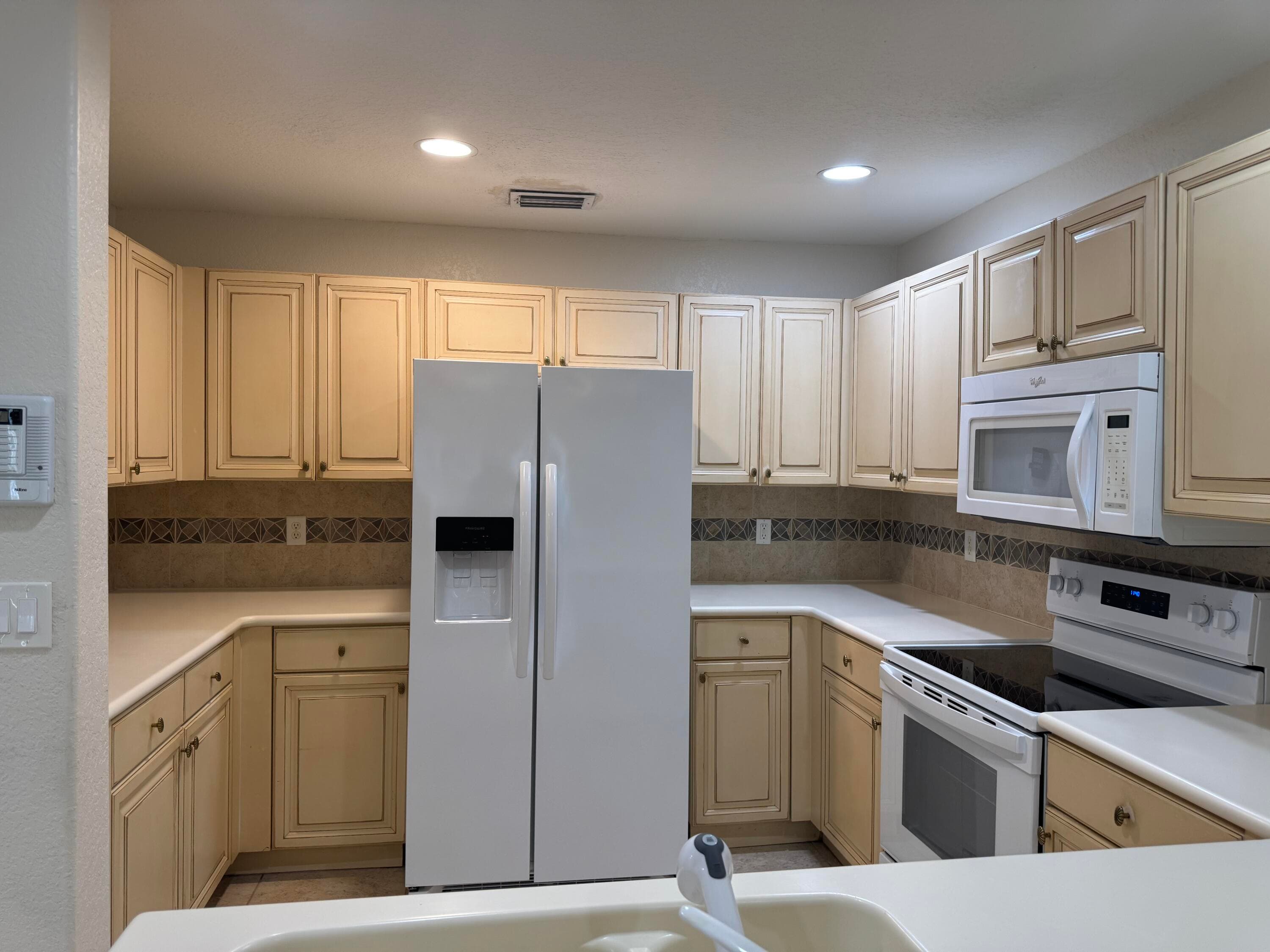 3472 Commodore Court, West Palm Beach, FL 33411 — photo 4 of 33
