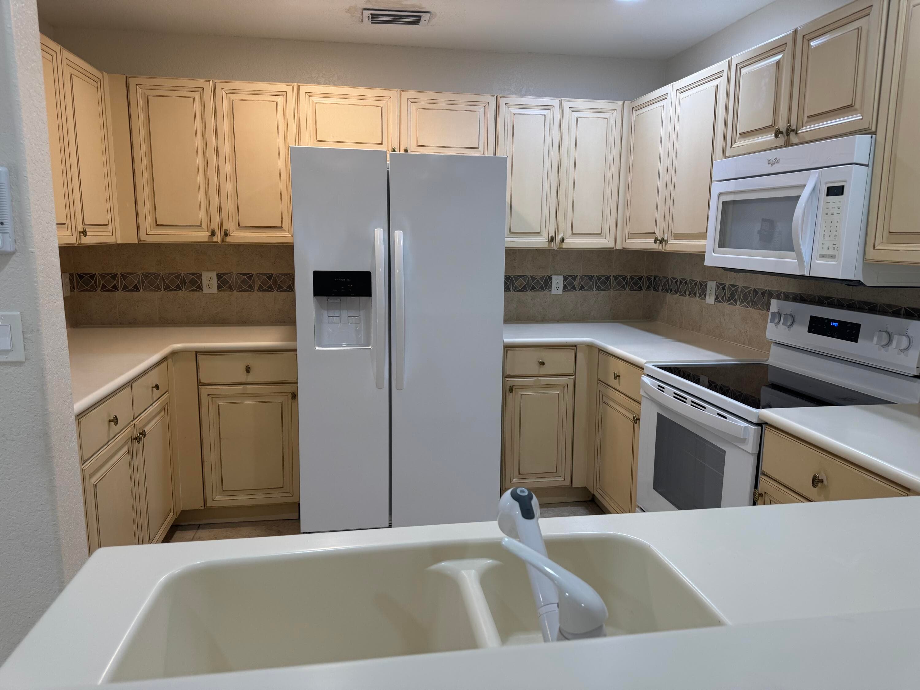3472 Commodore Court, West Palm Beach, FL 33411 — photo 5 of 33