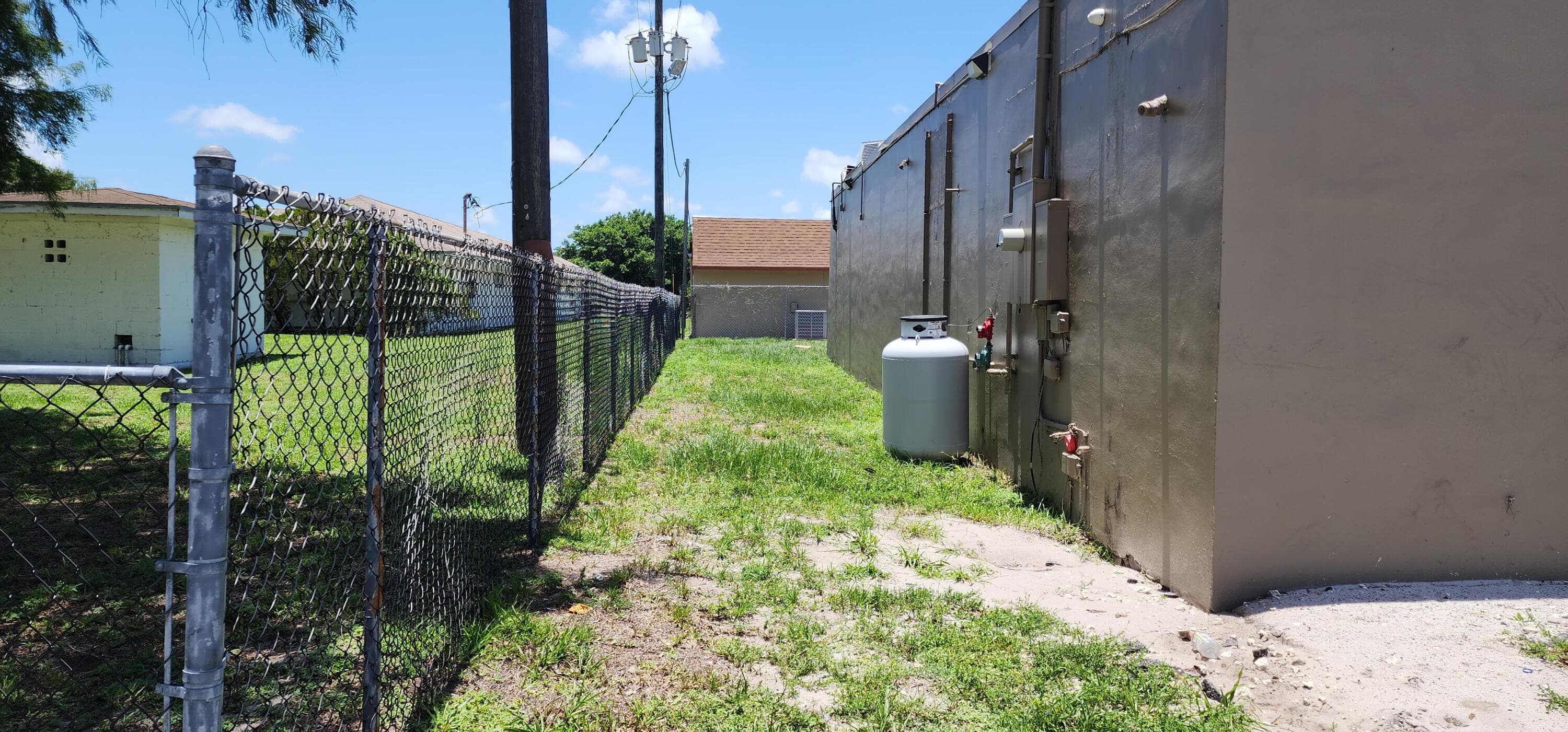 430 NW 65th Terrace, Margate, FL — photo 6 of 21