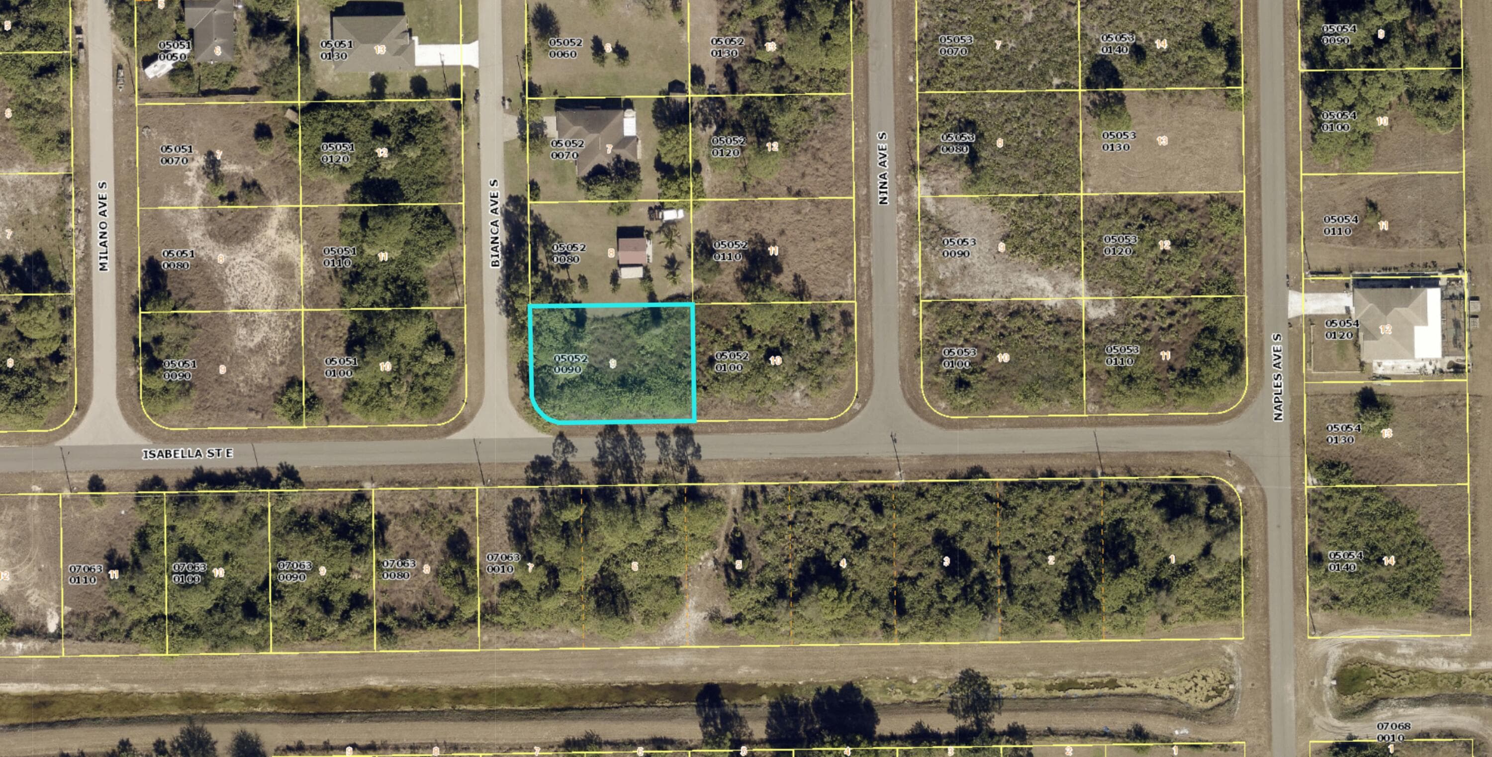 723 Bianca Avenue S, Lehigh Acres, FL 33974 — photo 12 of 17