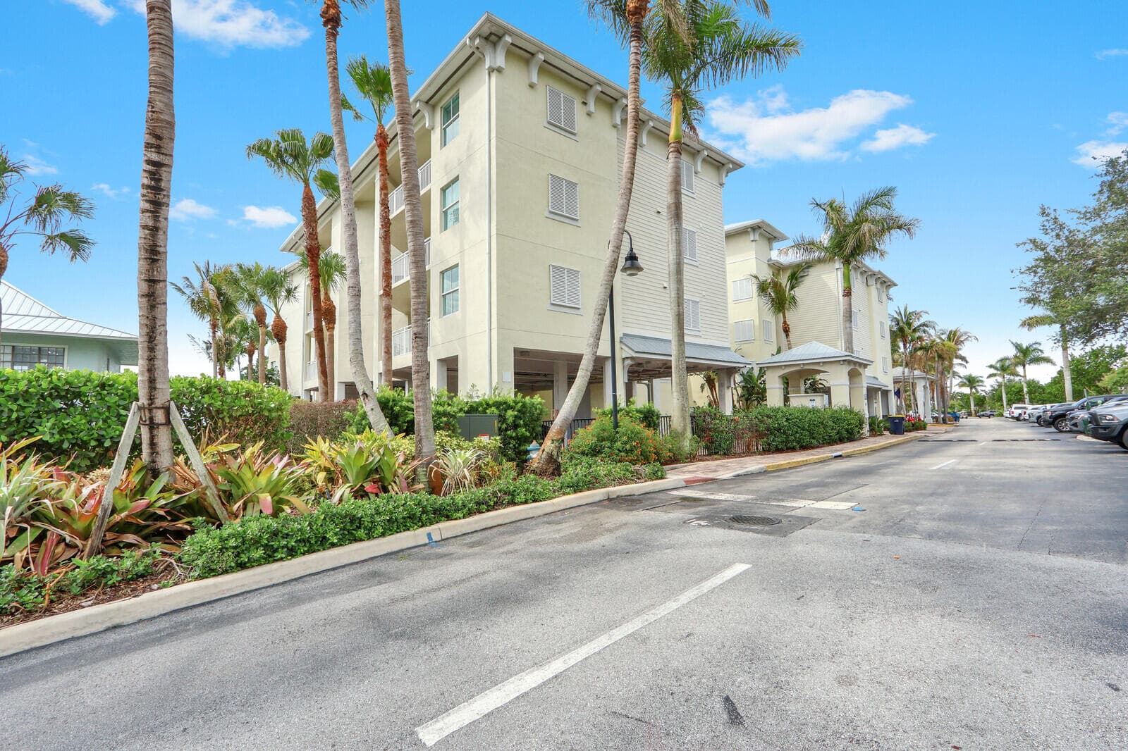 975 NW Flagler Avenue 206, Stuart, FL 34994 — photo 35 of 57