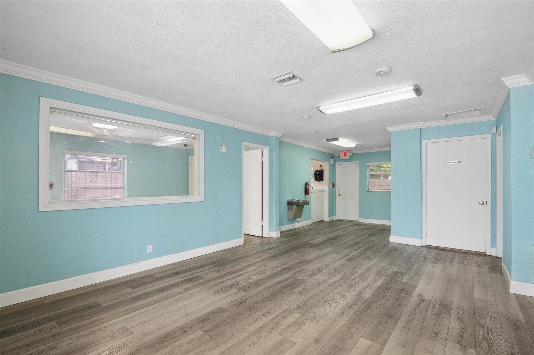 411 E Commercial Boulevard, Oakland Park, FL 33334 — photo 3 of 17
