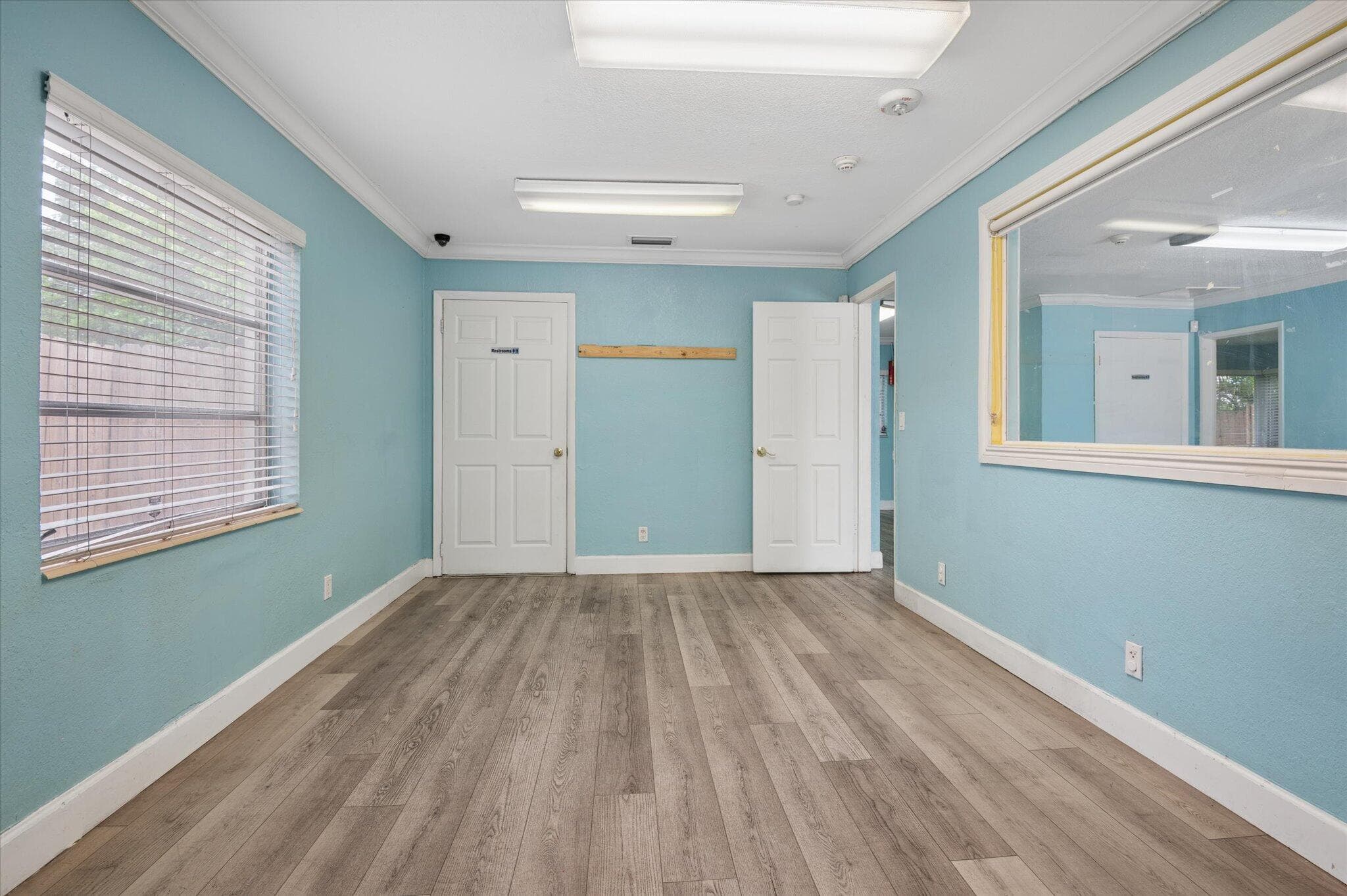 411 E Commercial Boulevard, Oakland Park, FL 33334 — photo 11 of 17