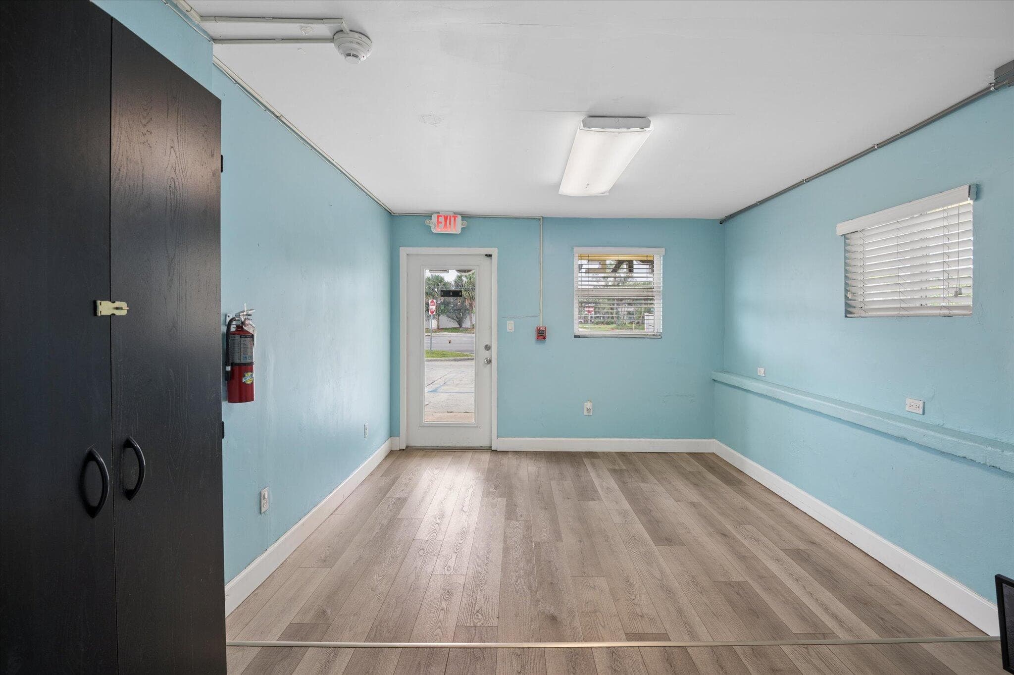 411 E Commercial Boulevard, Oakland Park, FL 33334 — photo 13 of 17
