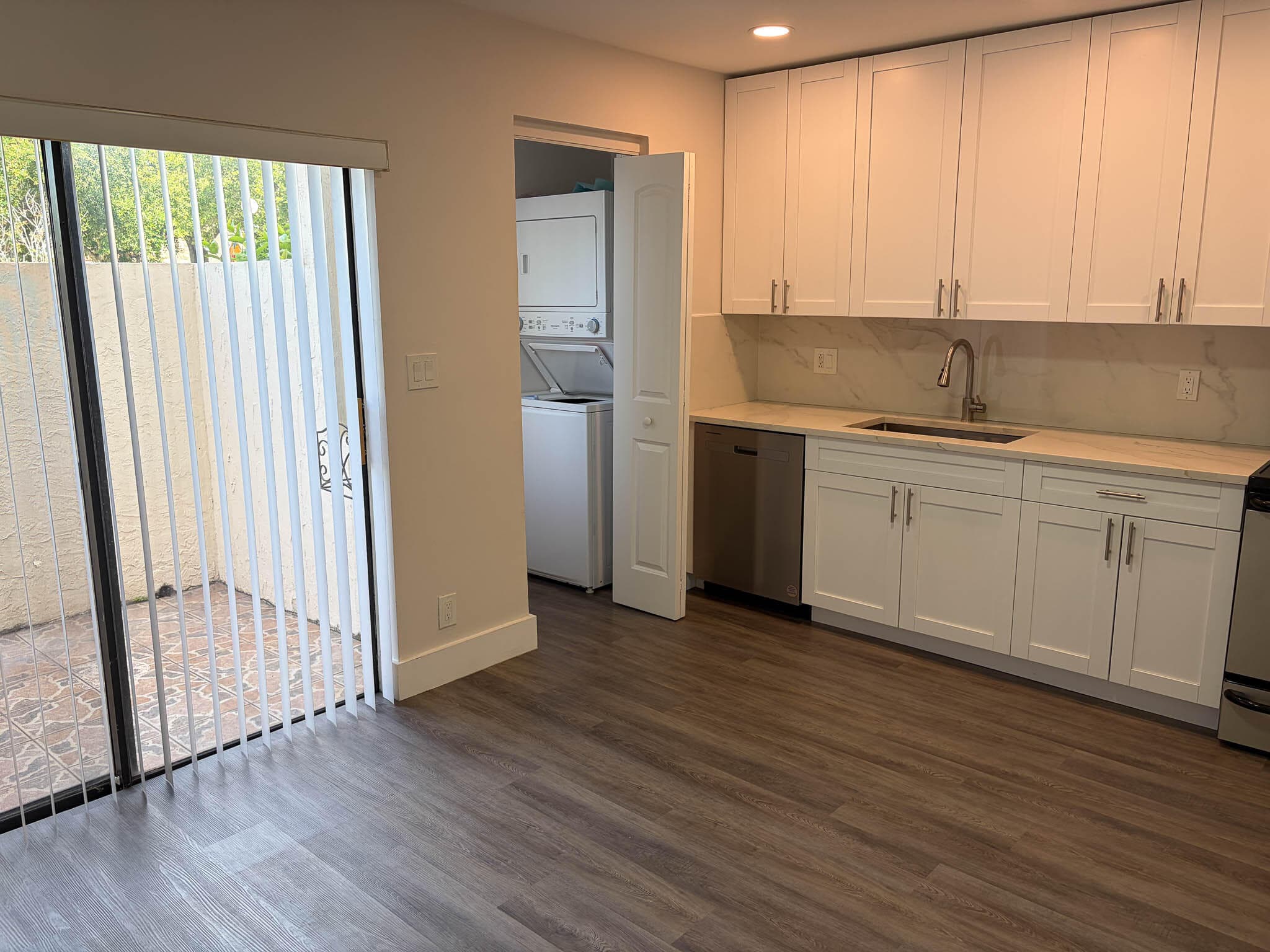 223 SE 11th Avenue 223, Pompano Beach, FL 33060 — photo 5 of 29