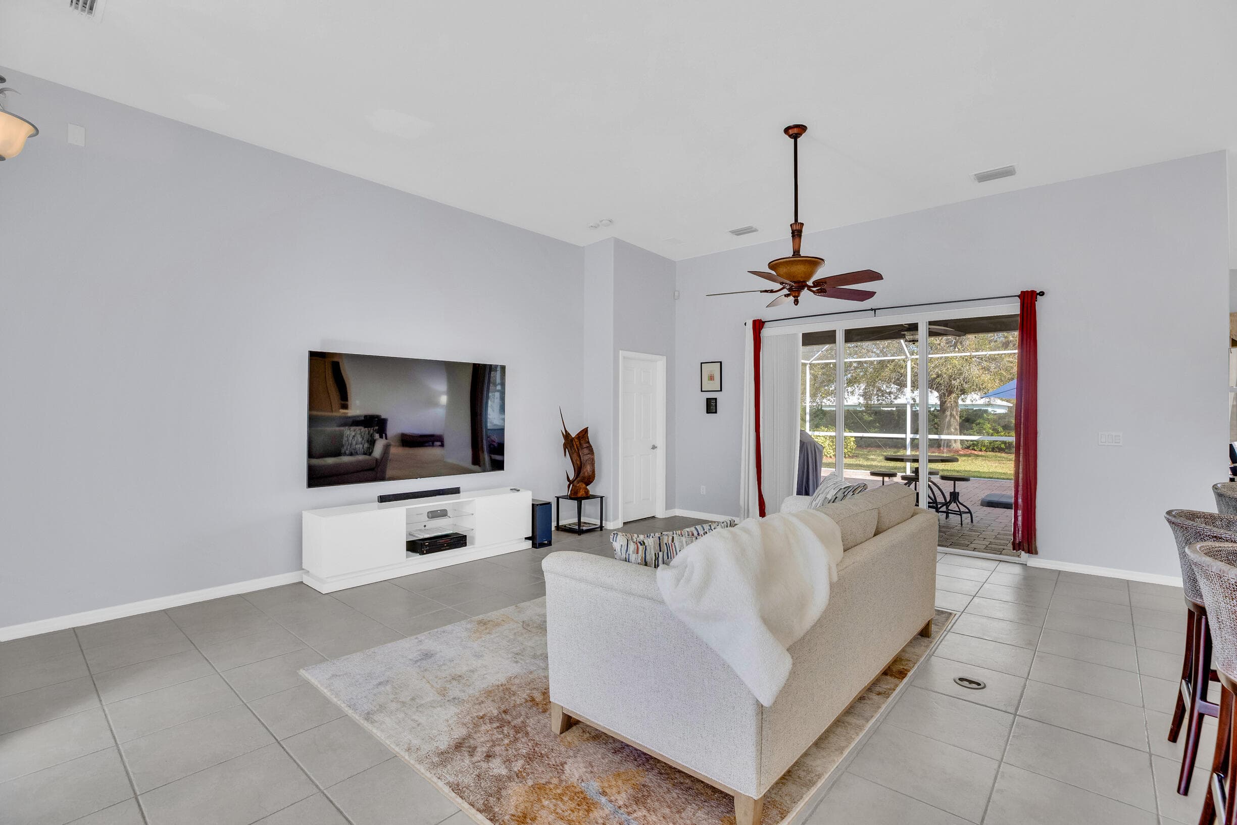 240 SW Champagne Ct Court SW, Vero Beach, FL 32968 — photo 3 of 31