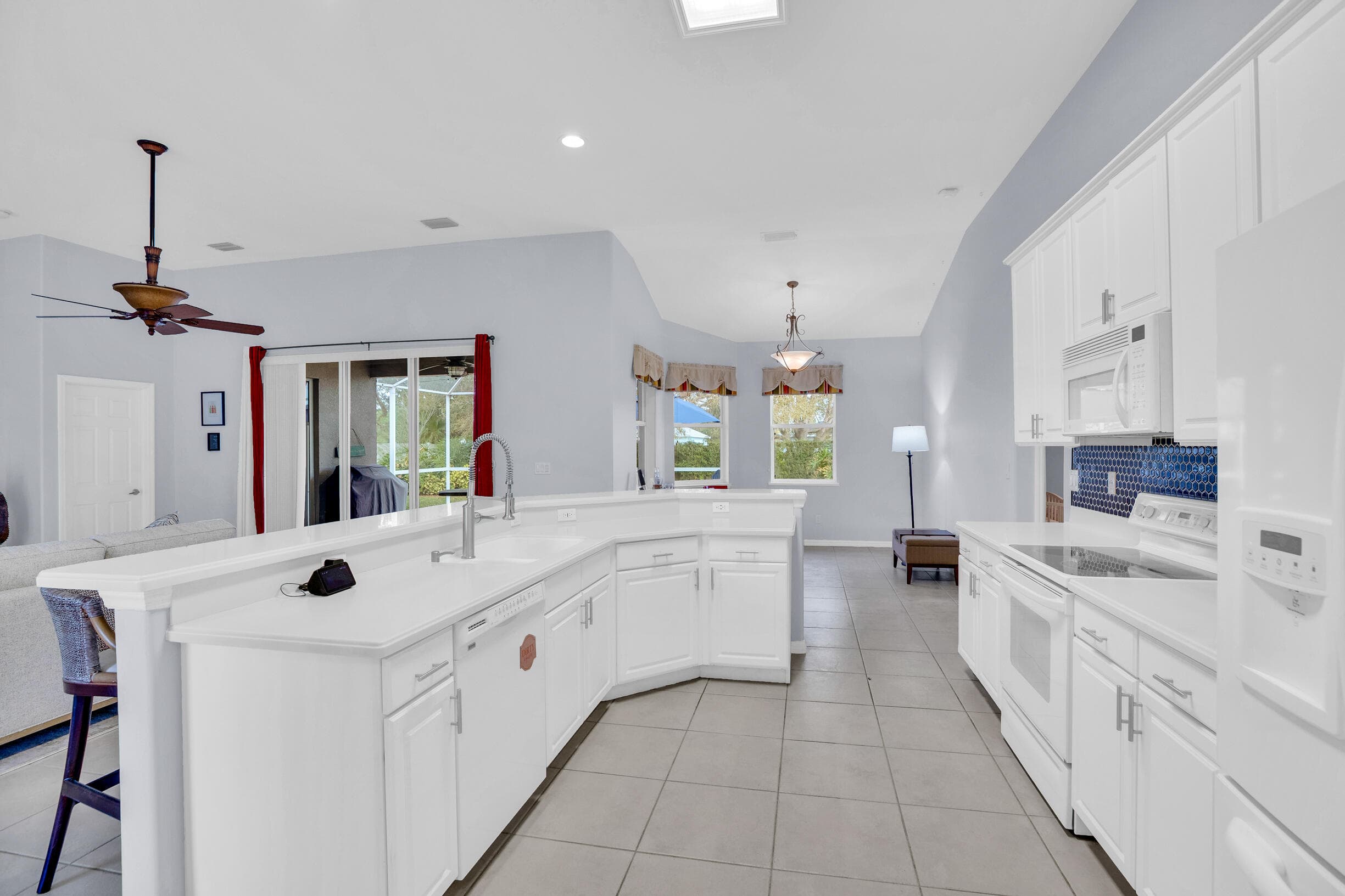 240 SW Champagne Ct Court SW, Vero Beach, FL 32968 — photo 7 of 31
