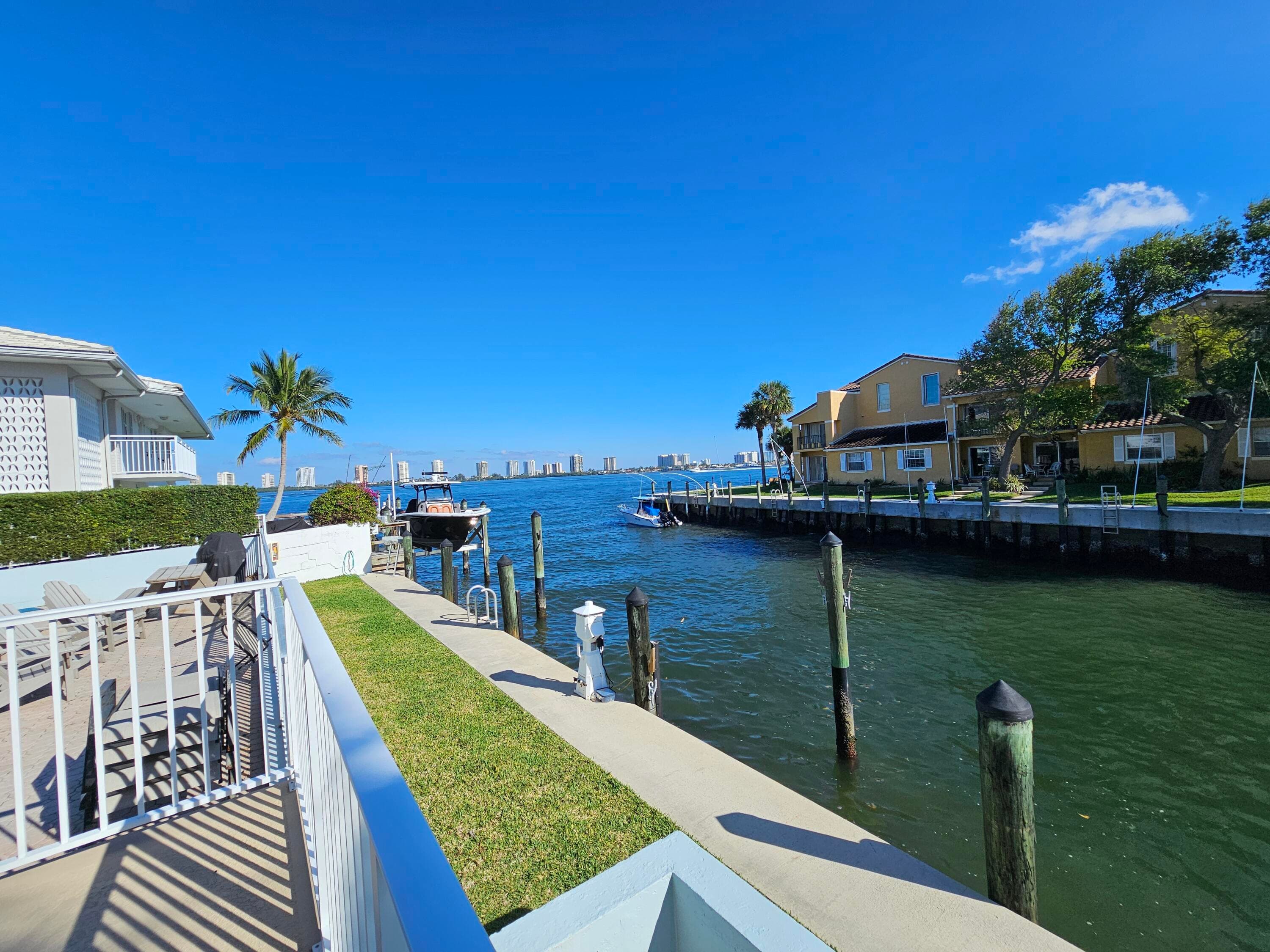 120 Lehane Terrace 109, North Palm Beach, FL 33408 — photo 1 of 36