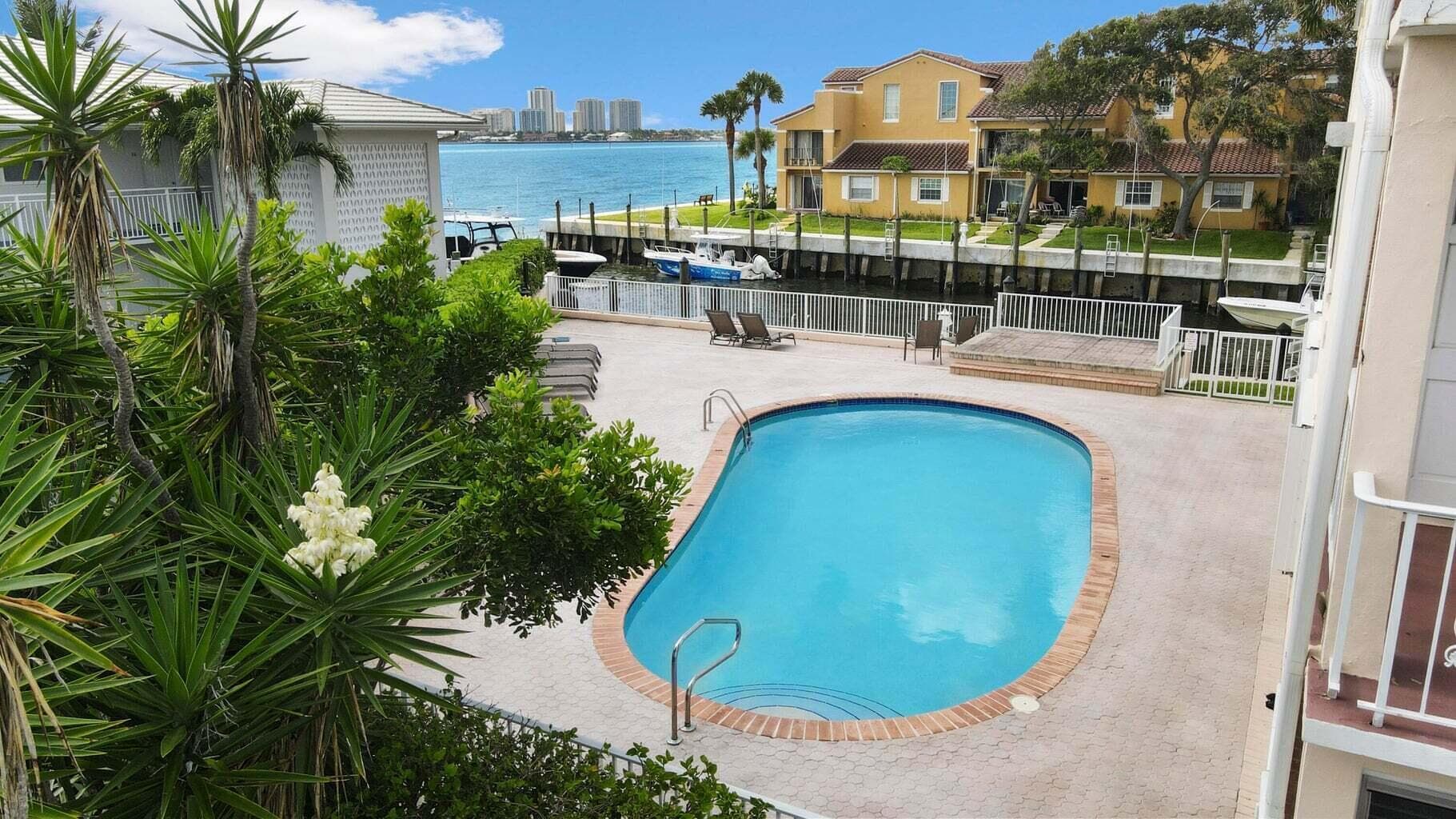 120 Lehane Terrace 109, North Palm Beach, FL 33408 — photo 2 of 36